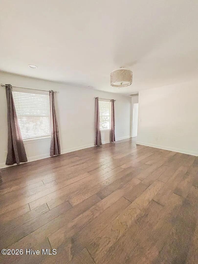 100570662 | Photo 22