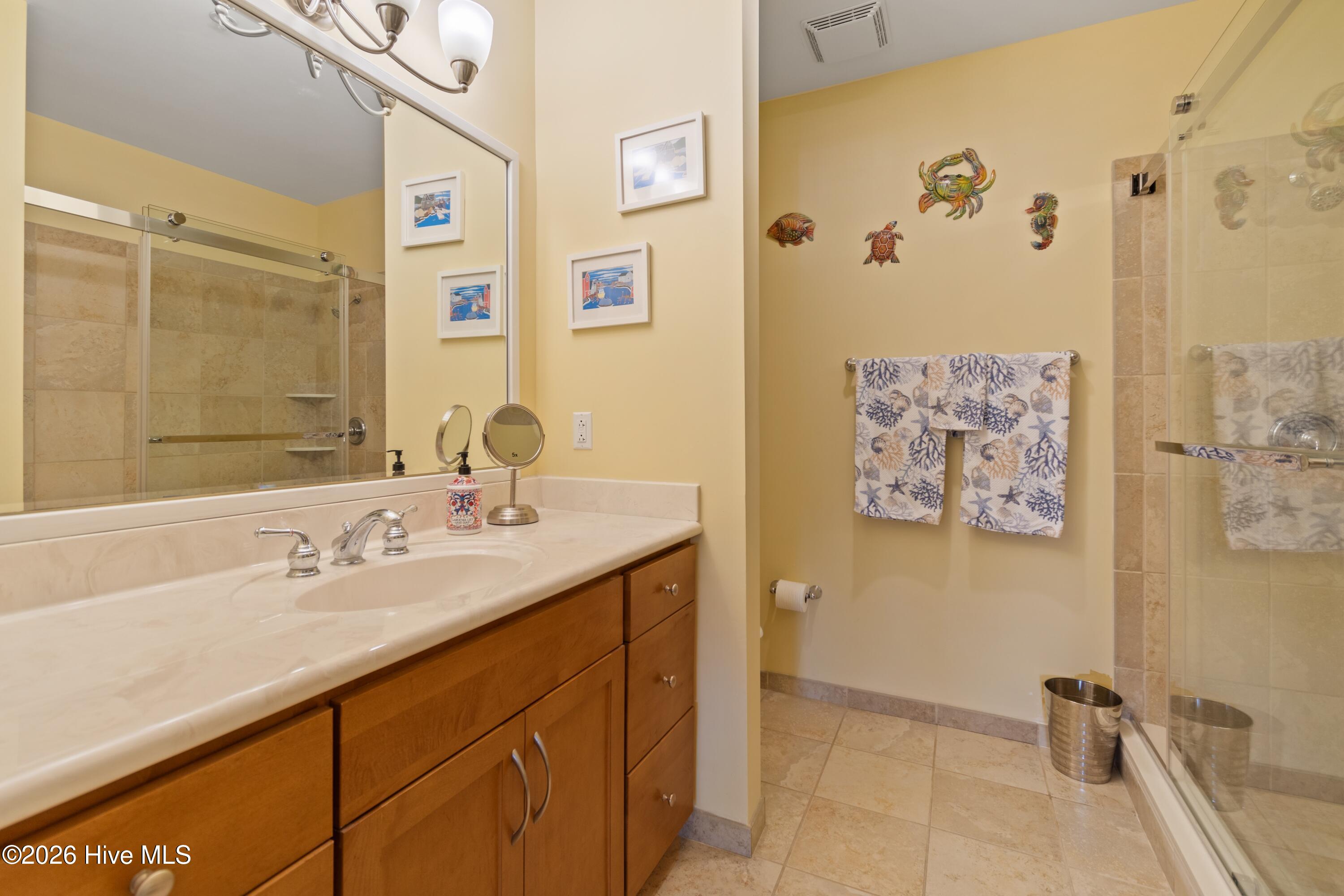 100566175 | Photo 21