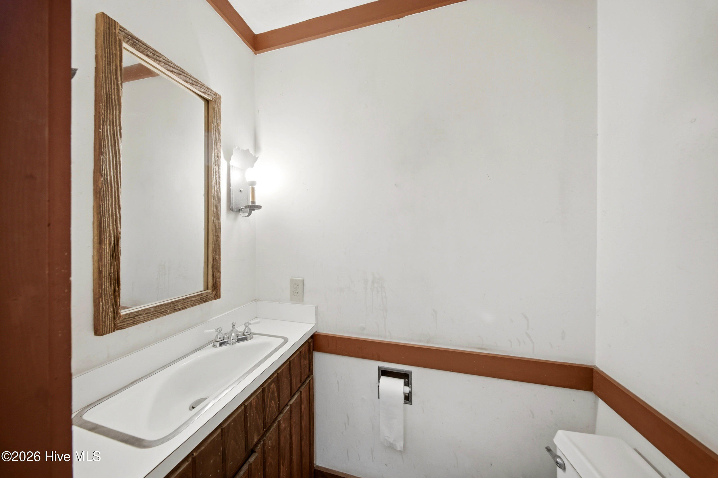 100578117 | Photo 23