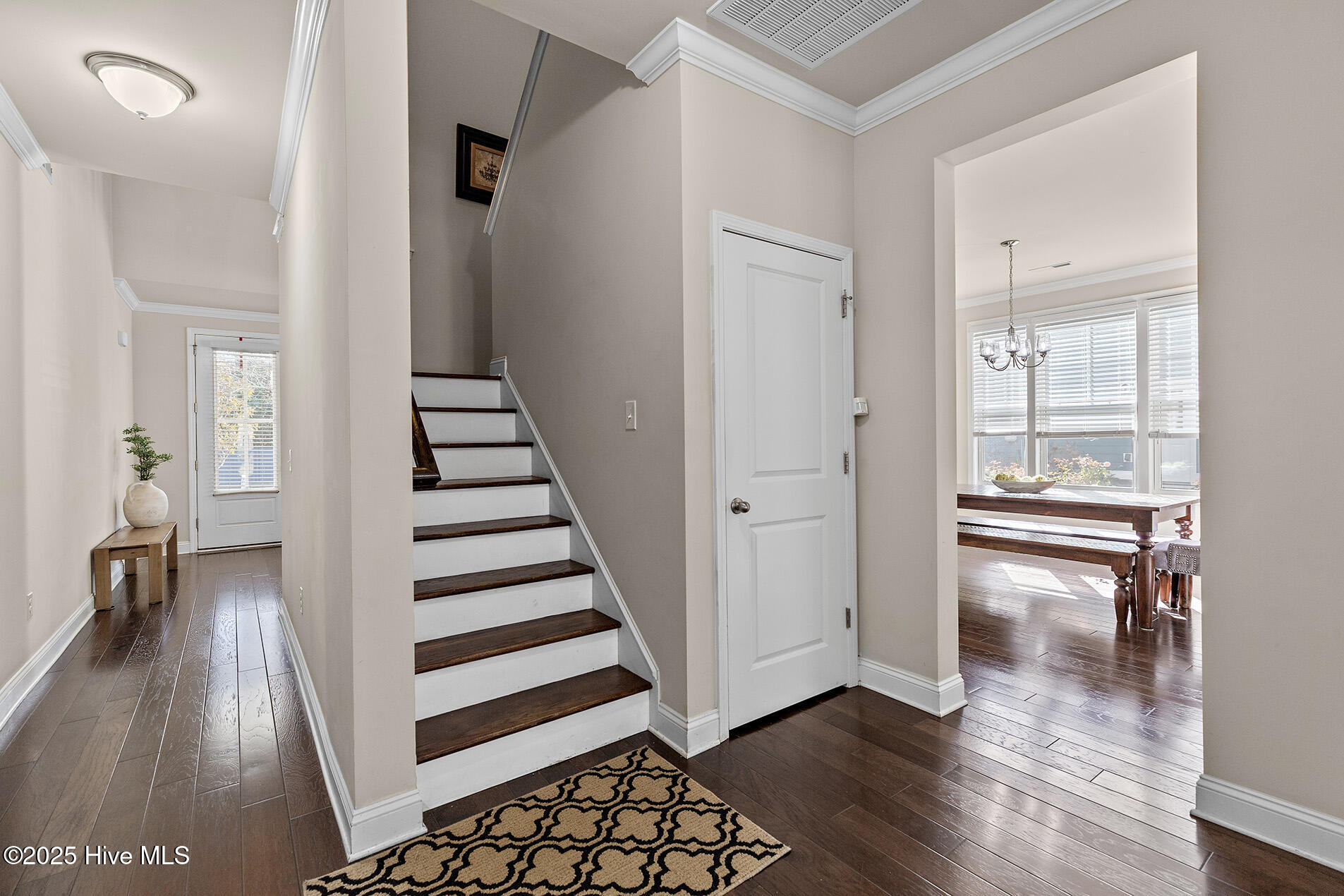 100531047 | Photo 26