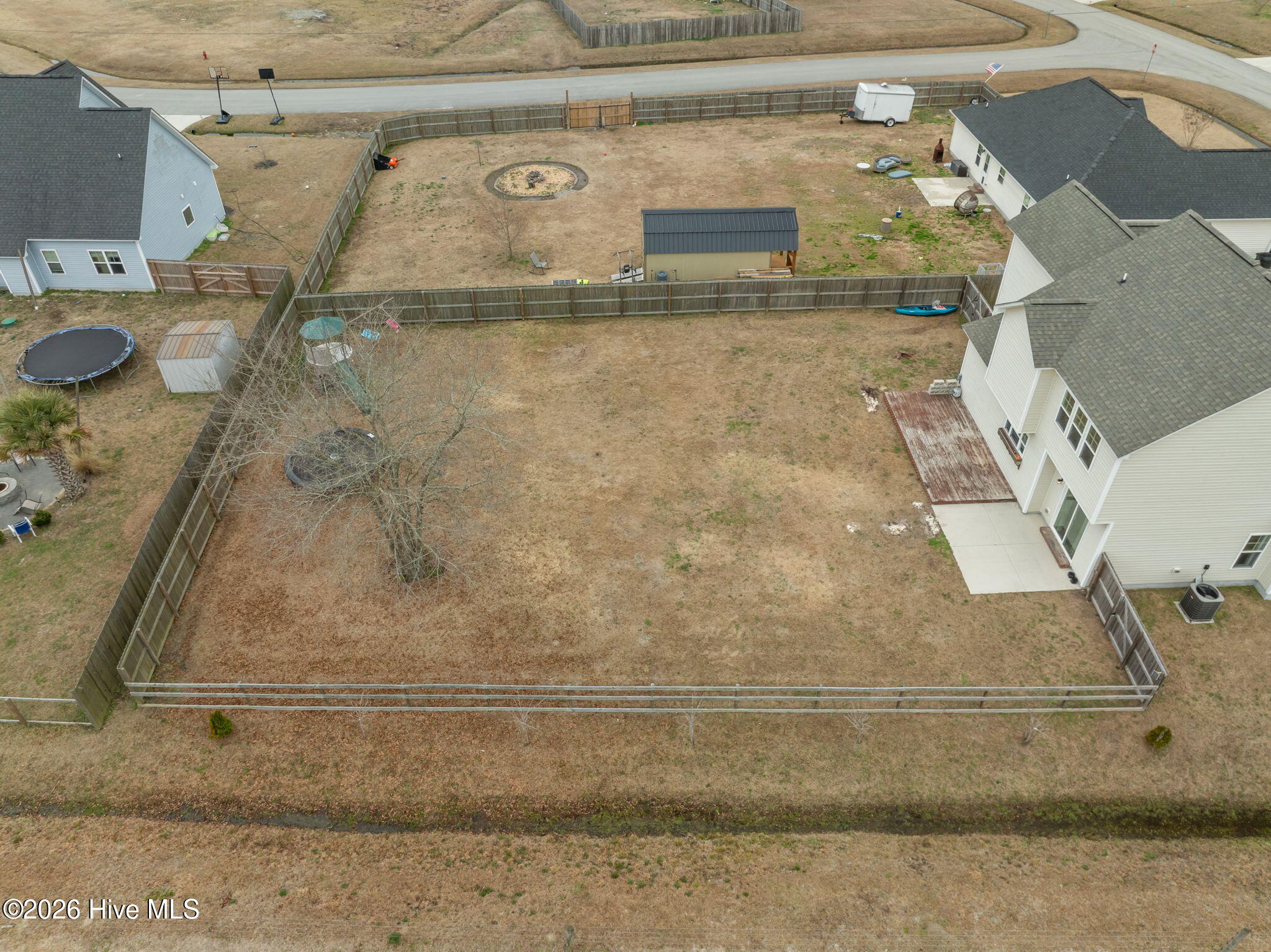 100557643 | Photo 51