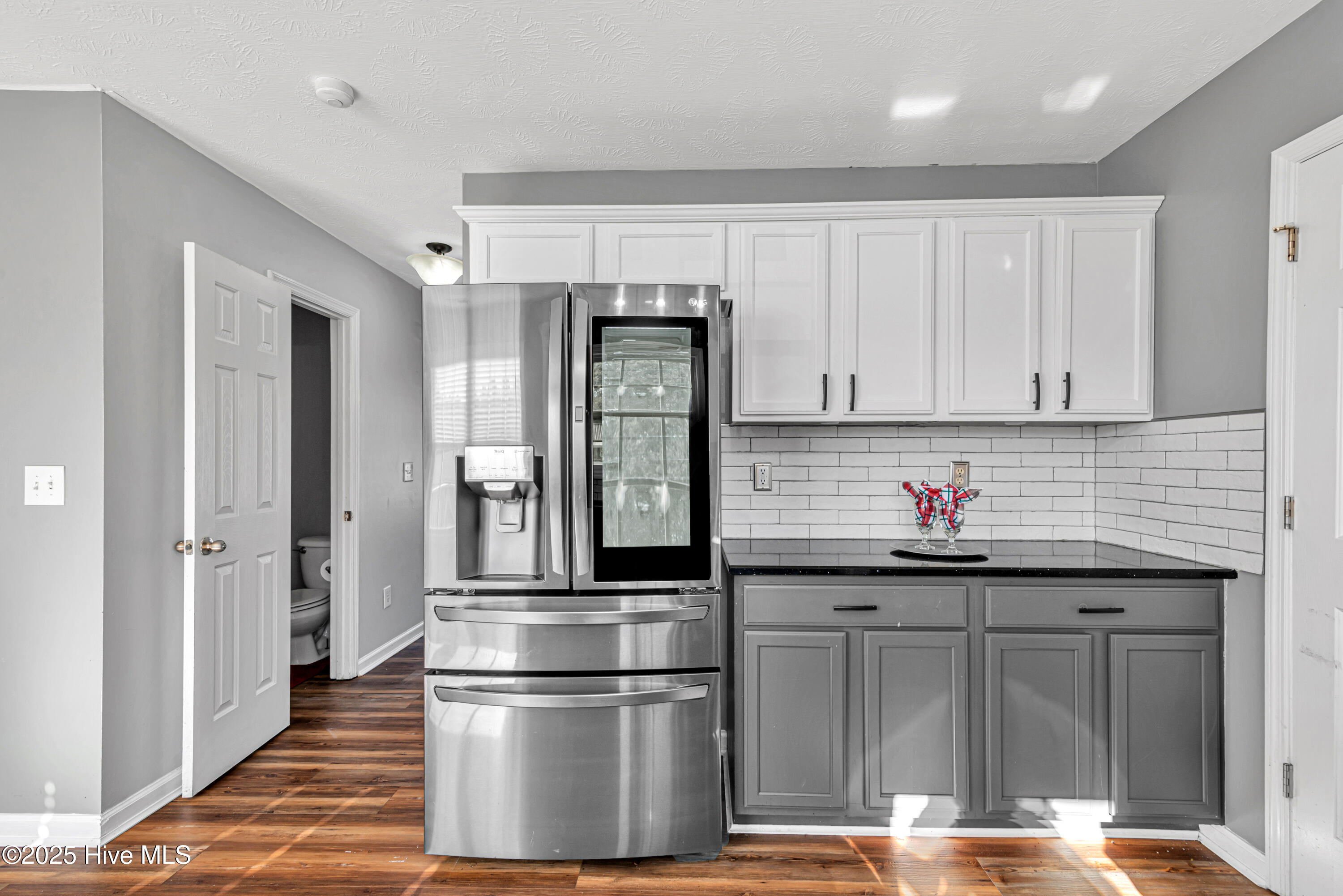 100543275 | Photo 16