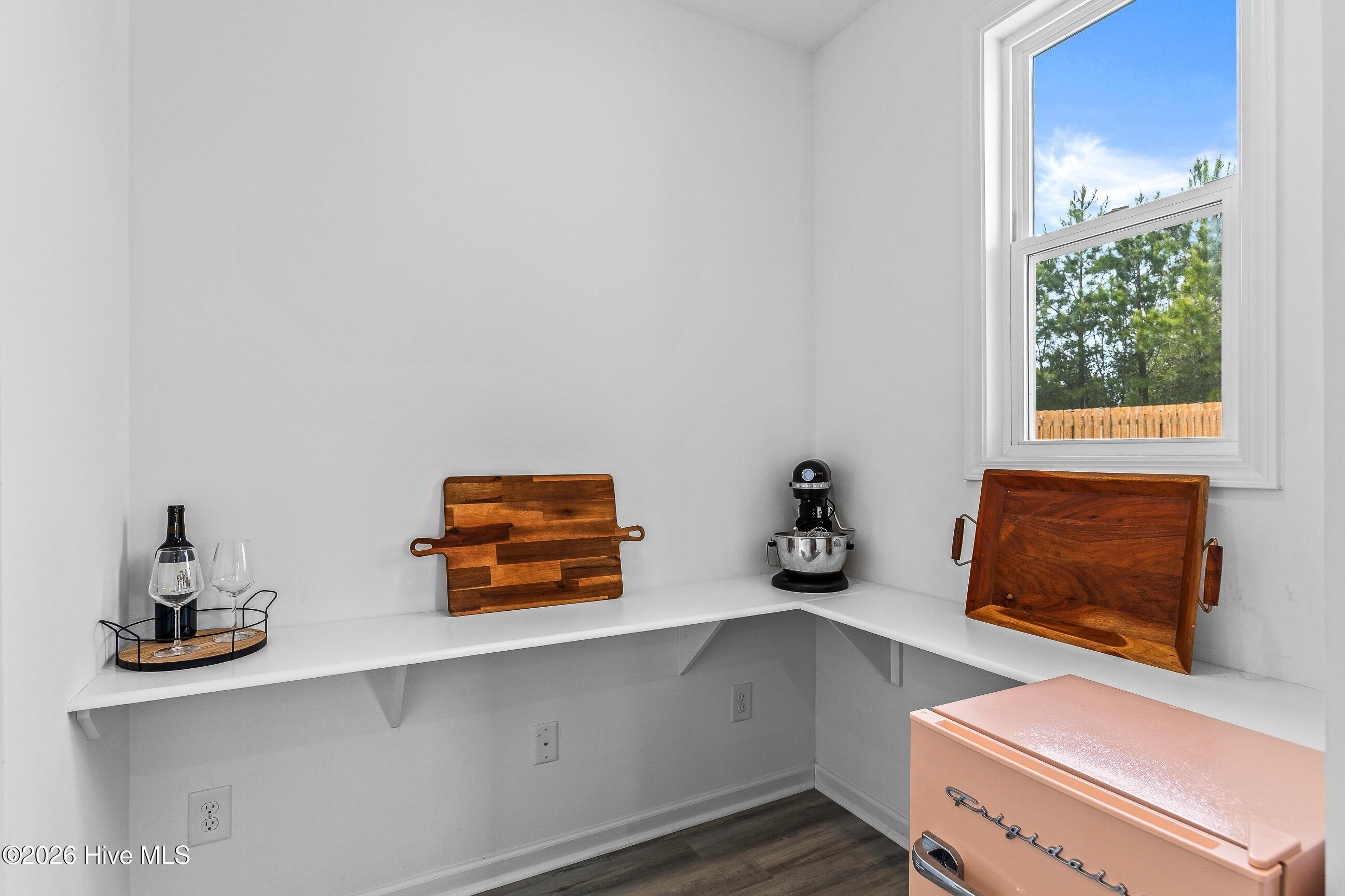 100566421 | Photo 21