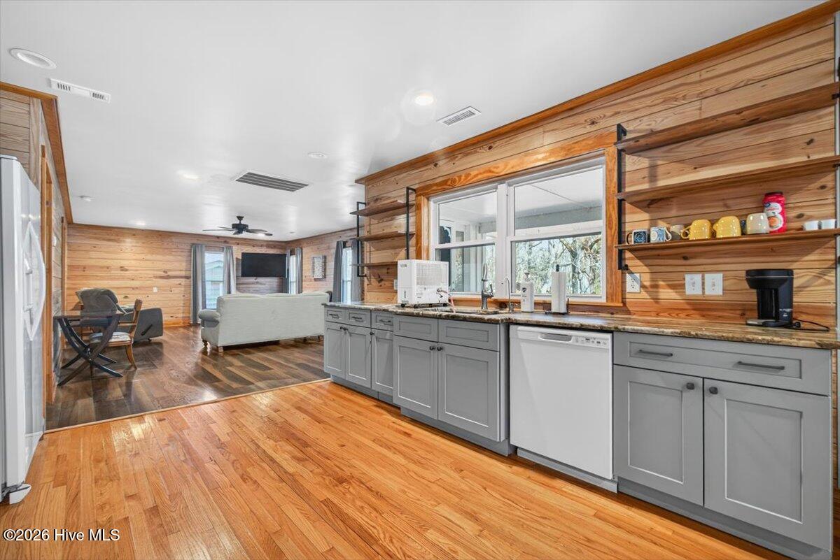 100551454 | Photo 19