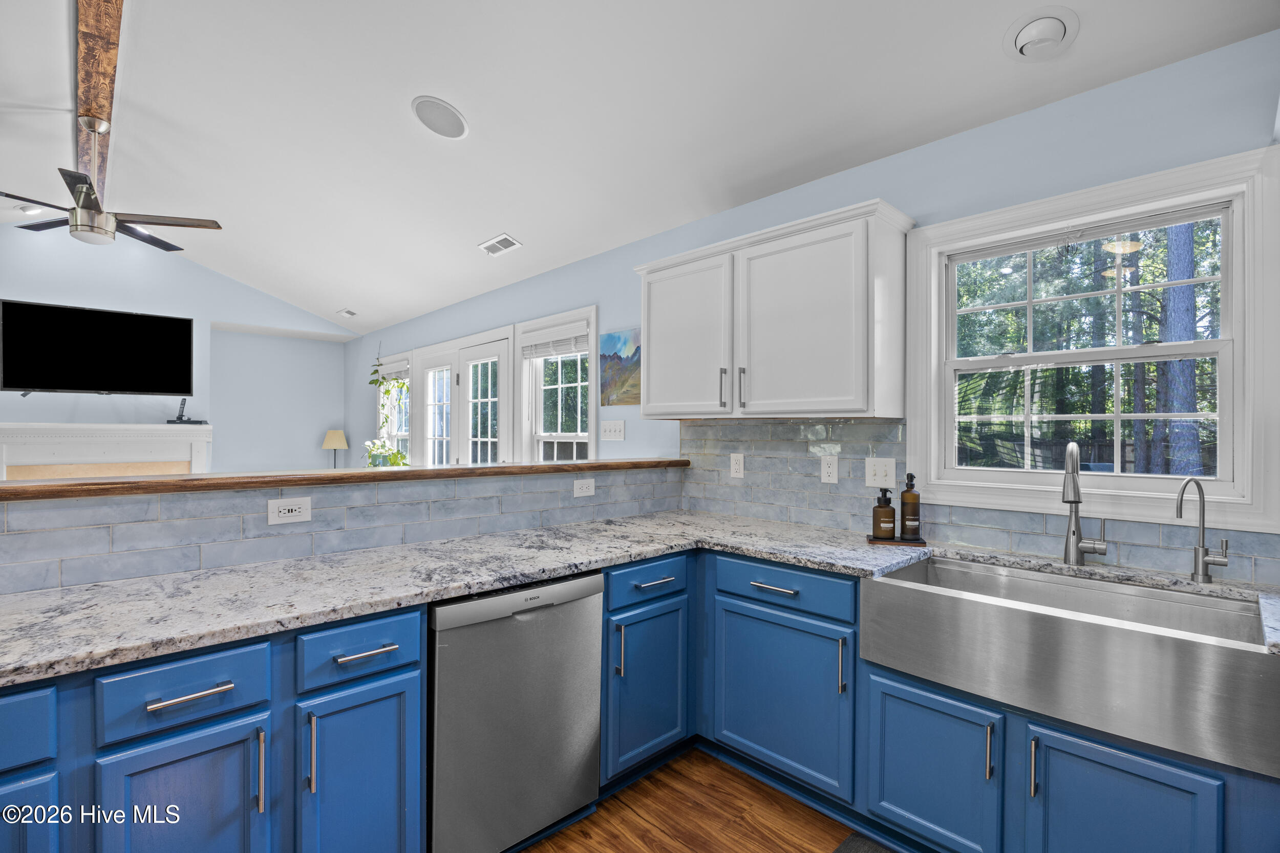 100567531 | Photo 18