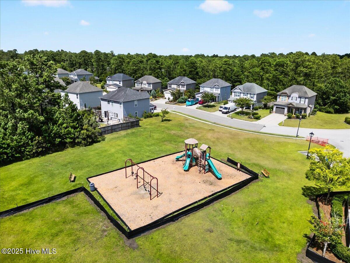 100516834 | Photo 39