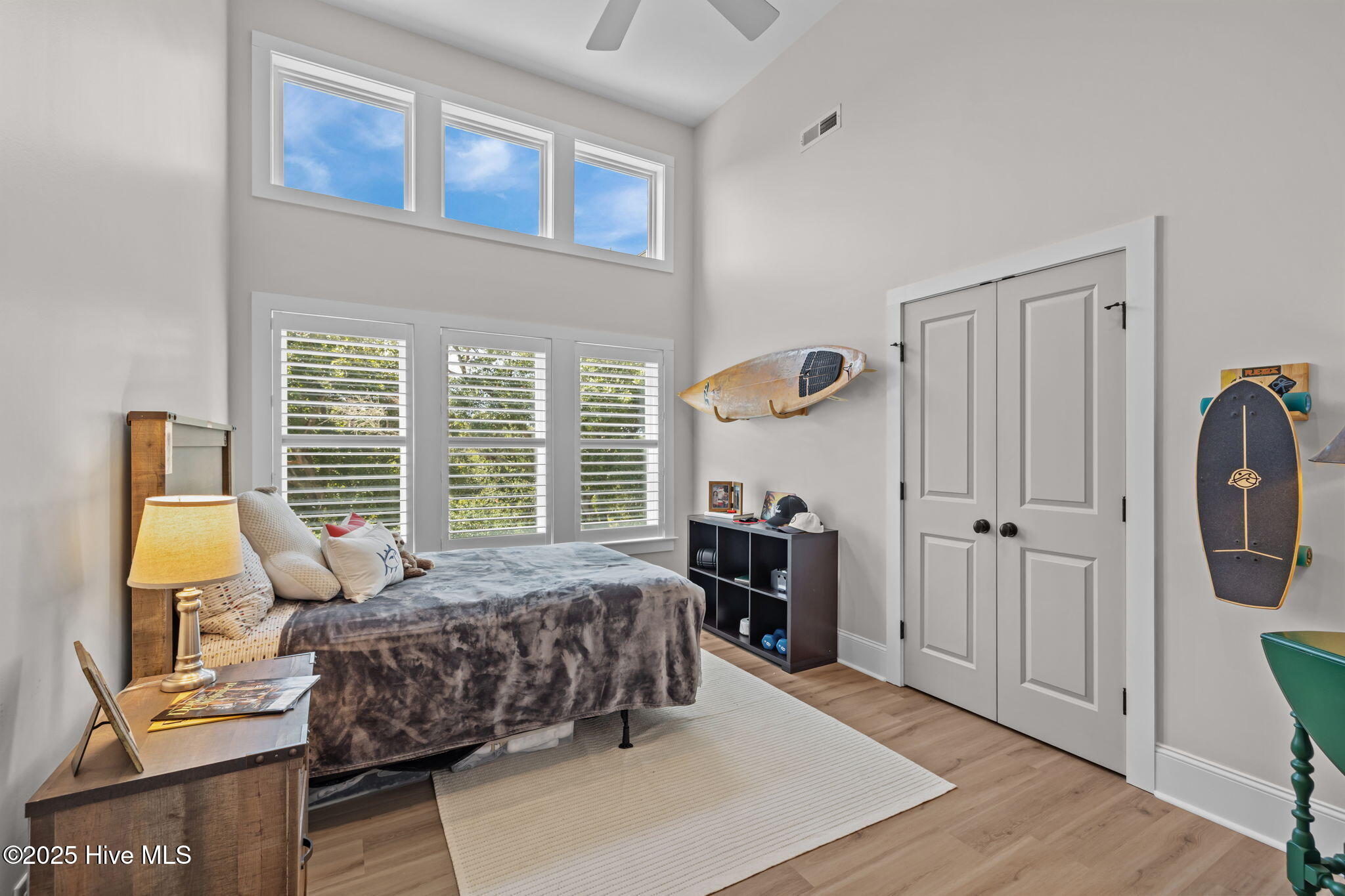 100549920 | Photo 44