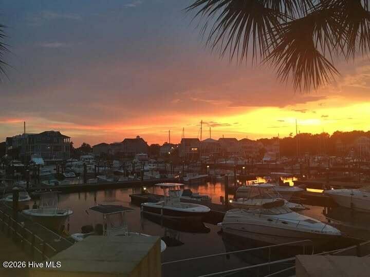 100556407 | Photo 82