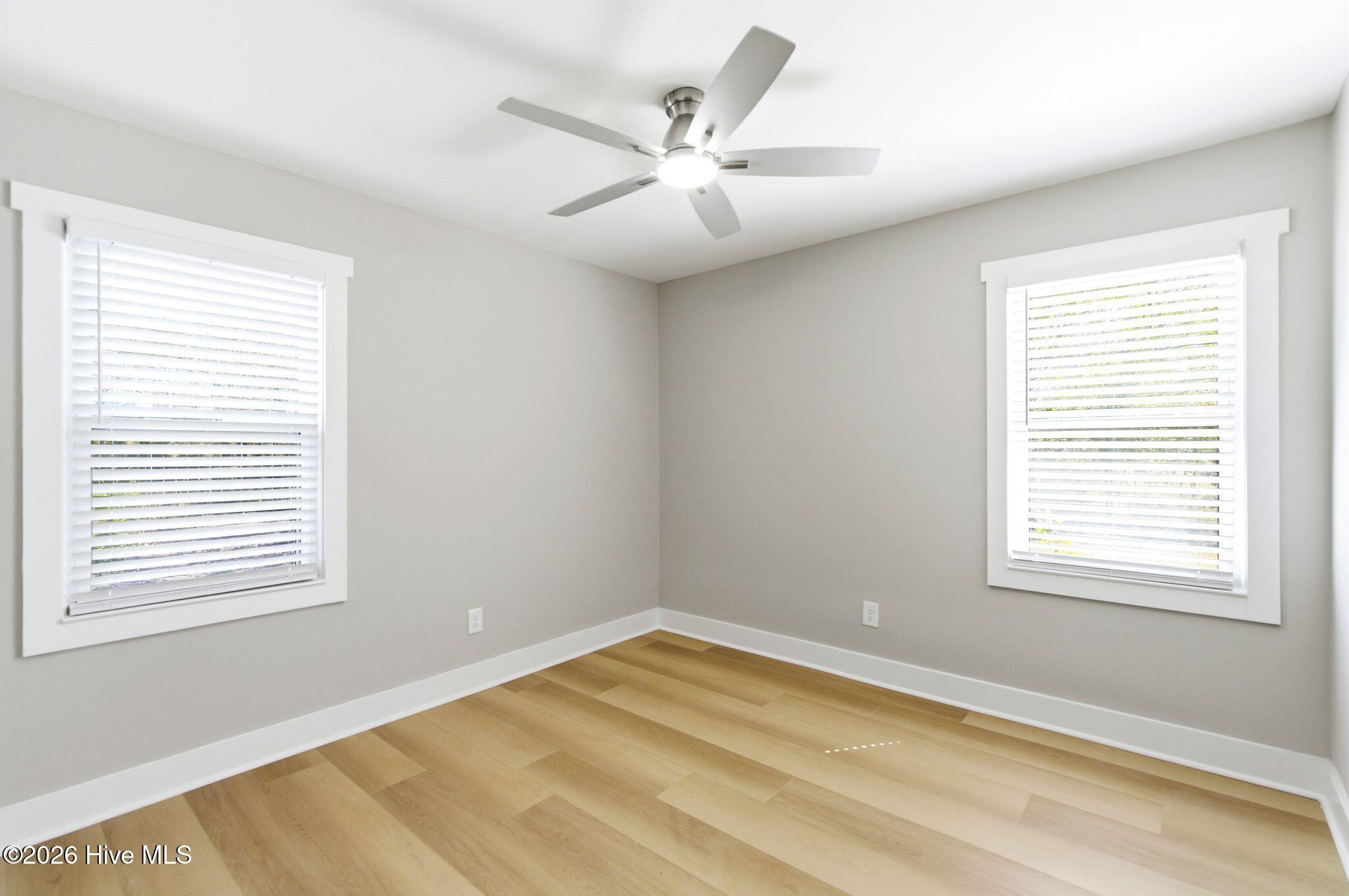 100564209 | Photo 25