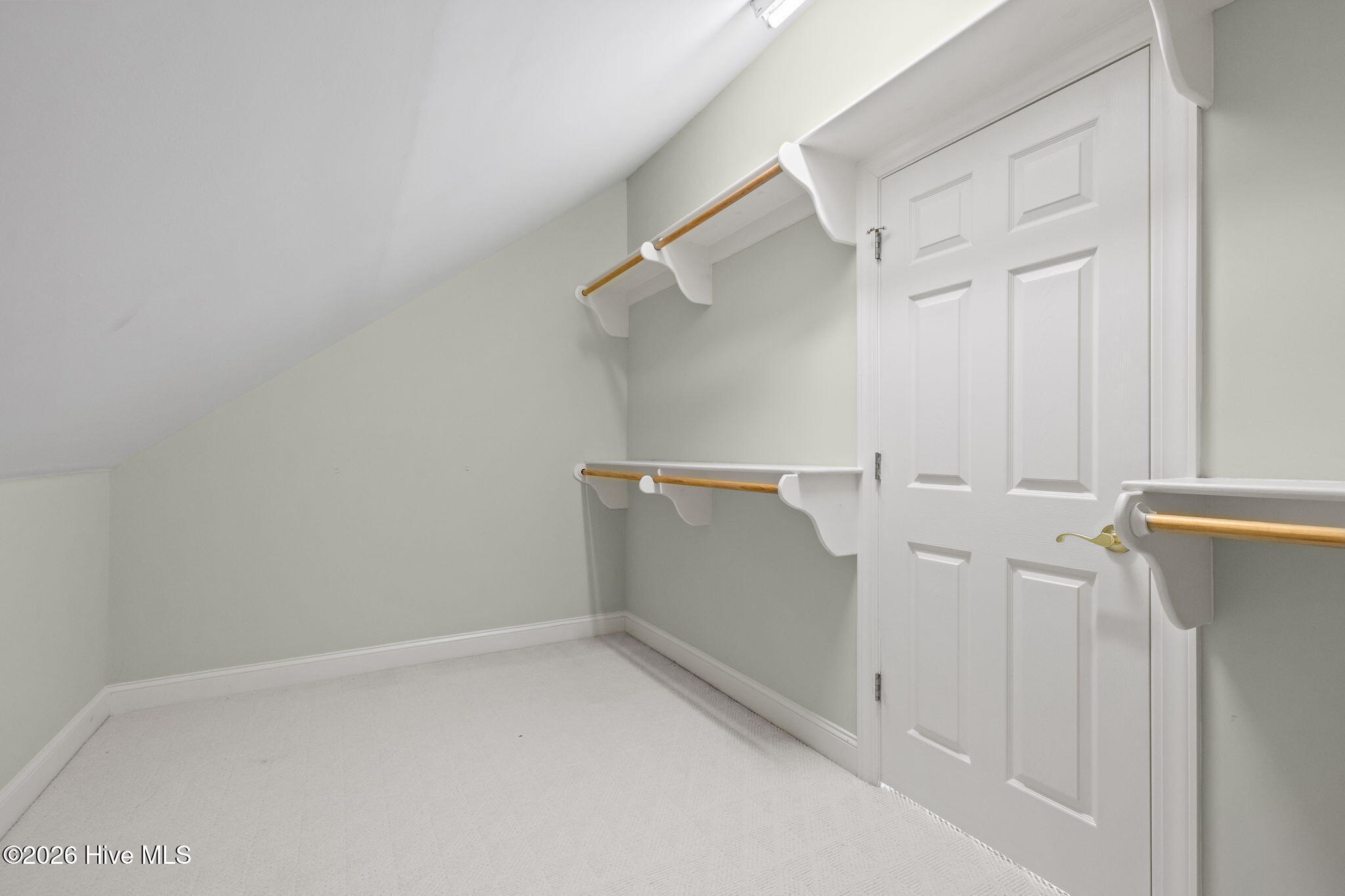 100556674 | Photo 39