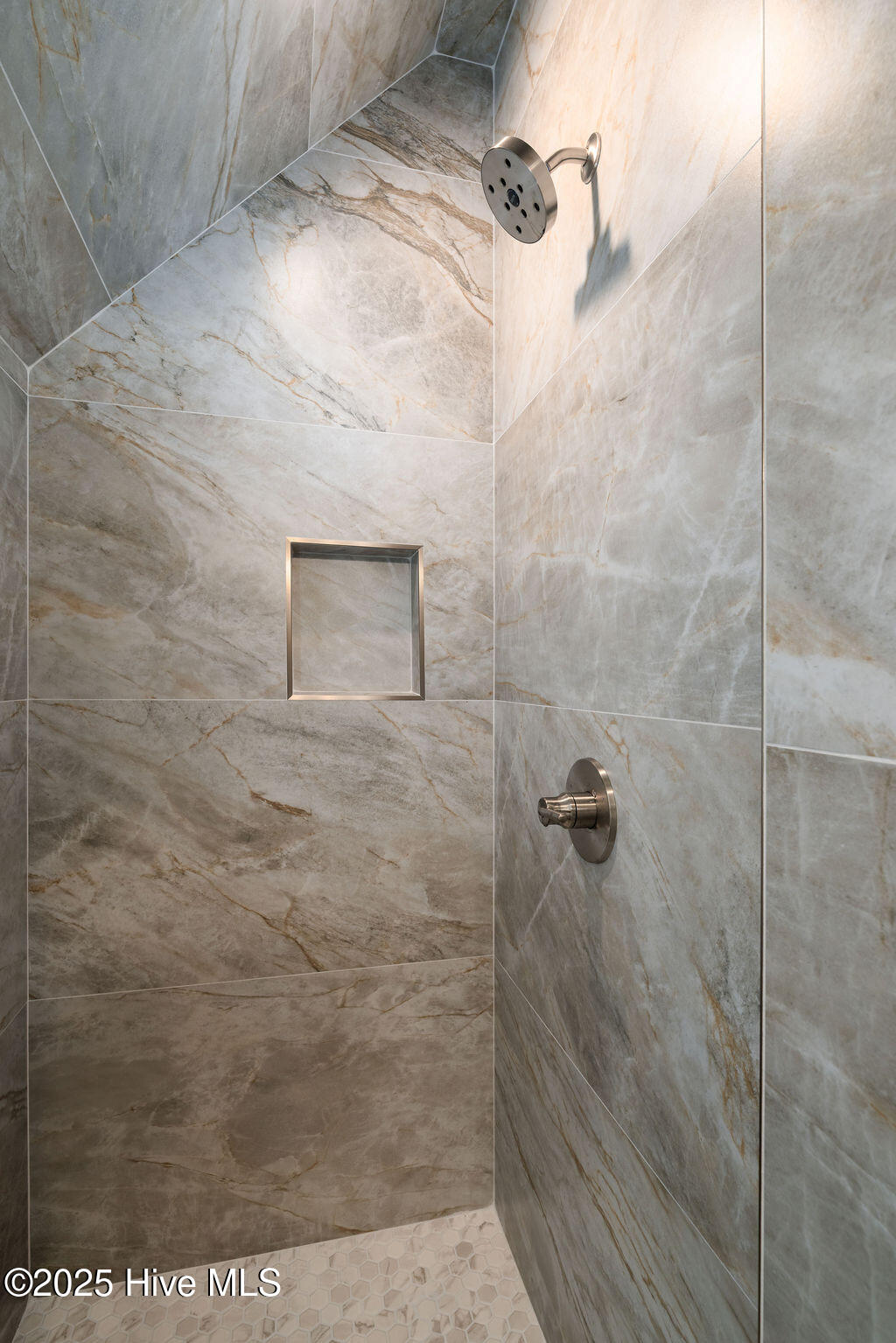 100564939 | Photo 32