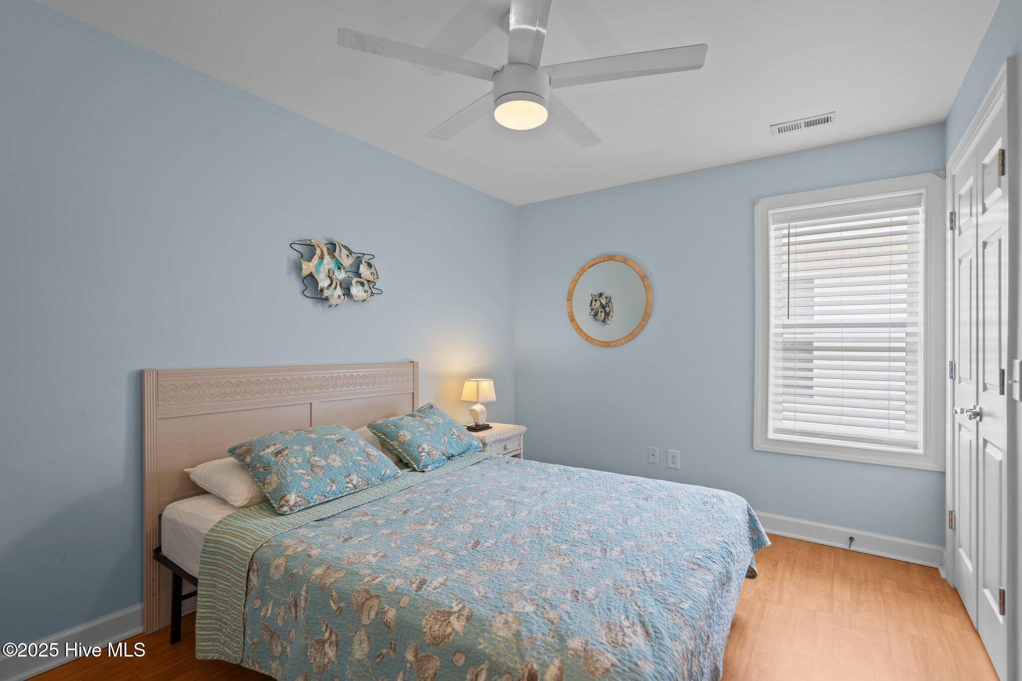 100517725 | Photo 25