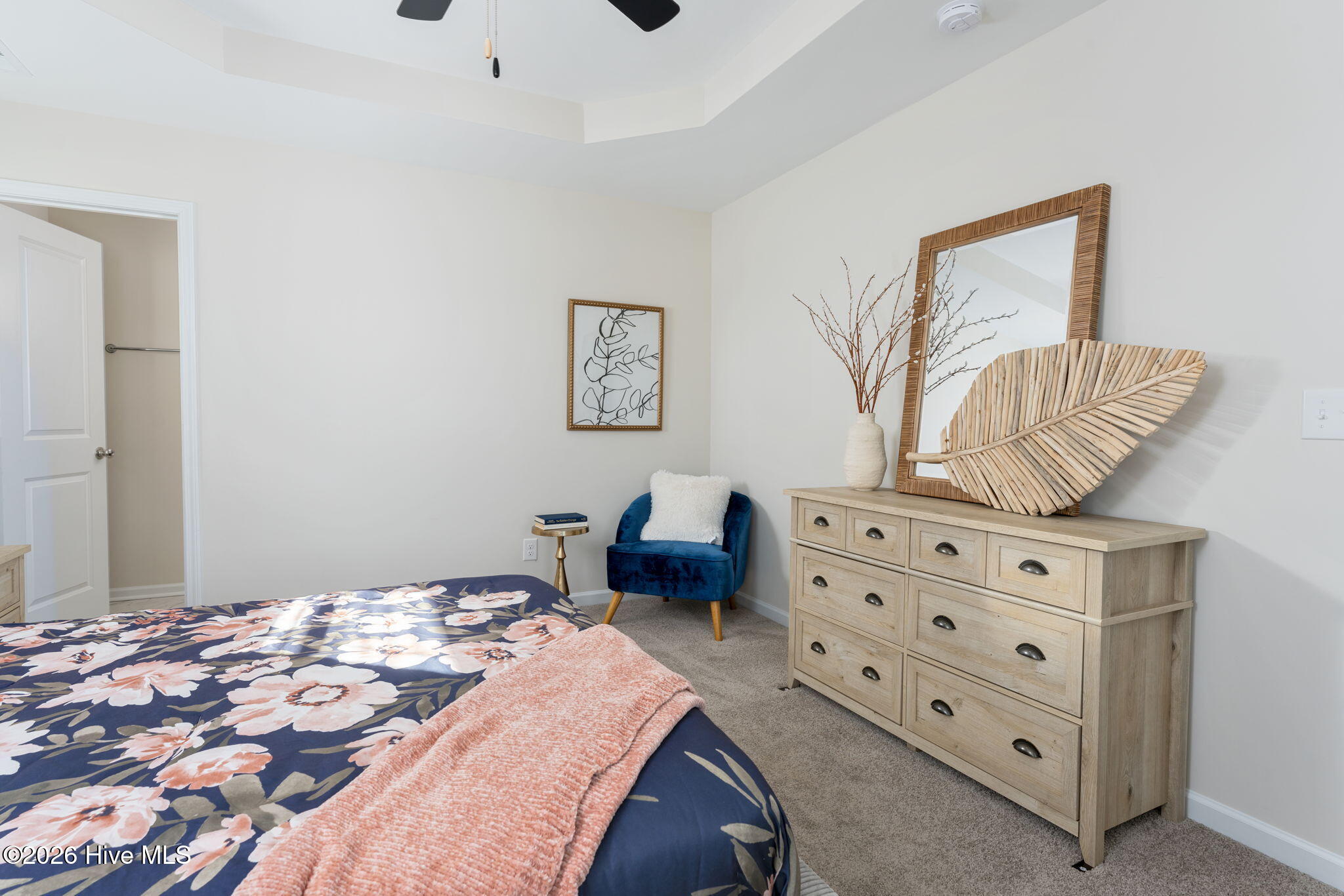 100561405 | Photo 14