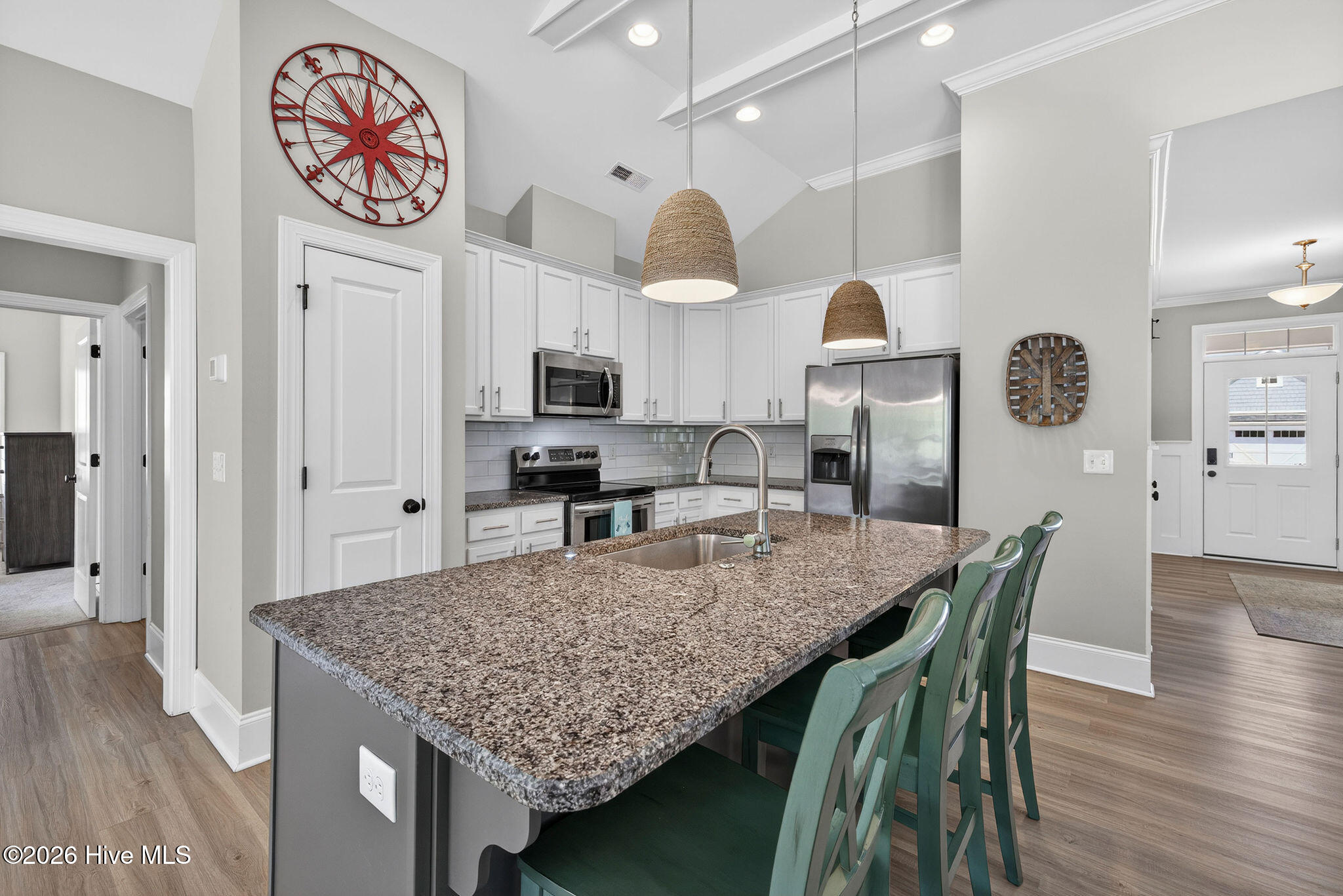 100567052 | Photo 13