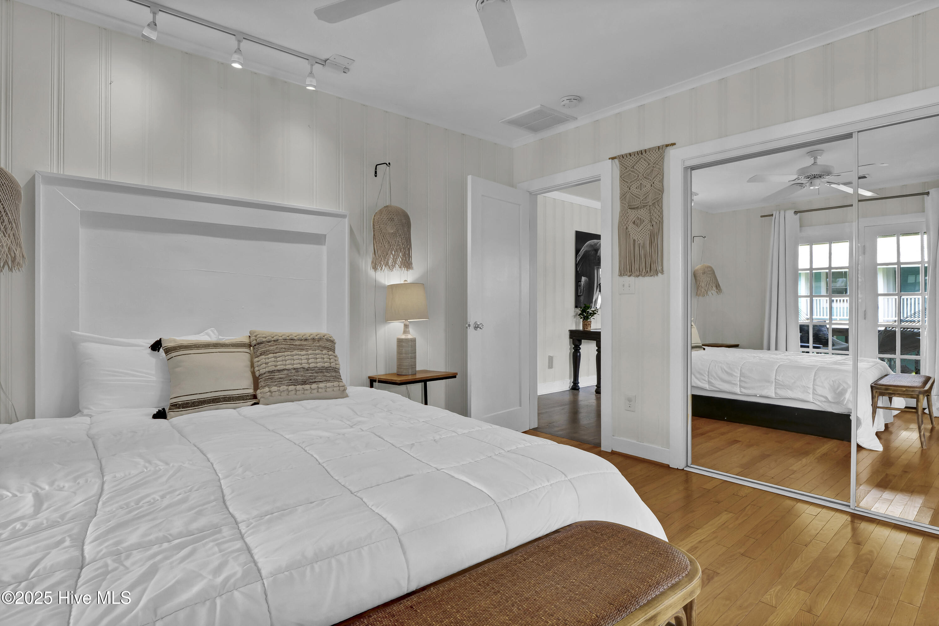 100524667 | Photo 22