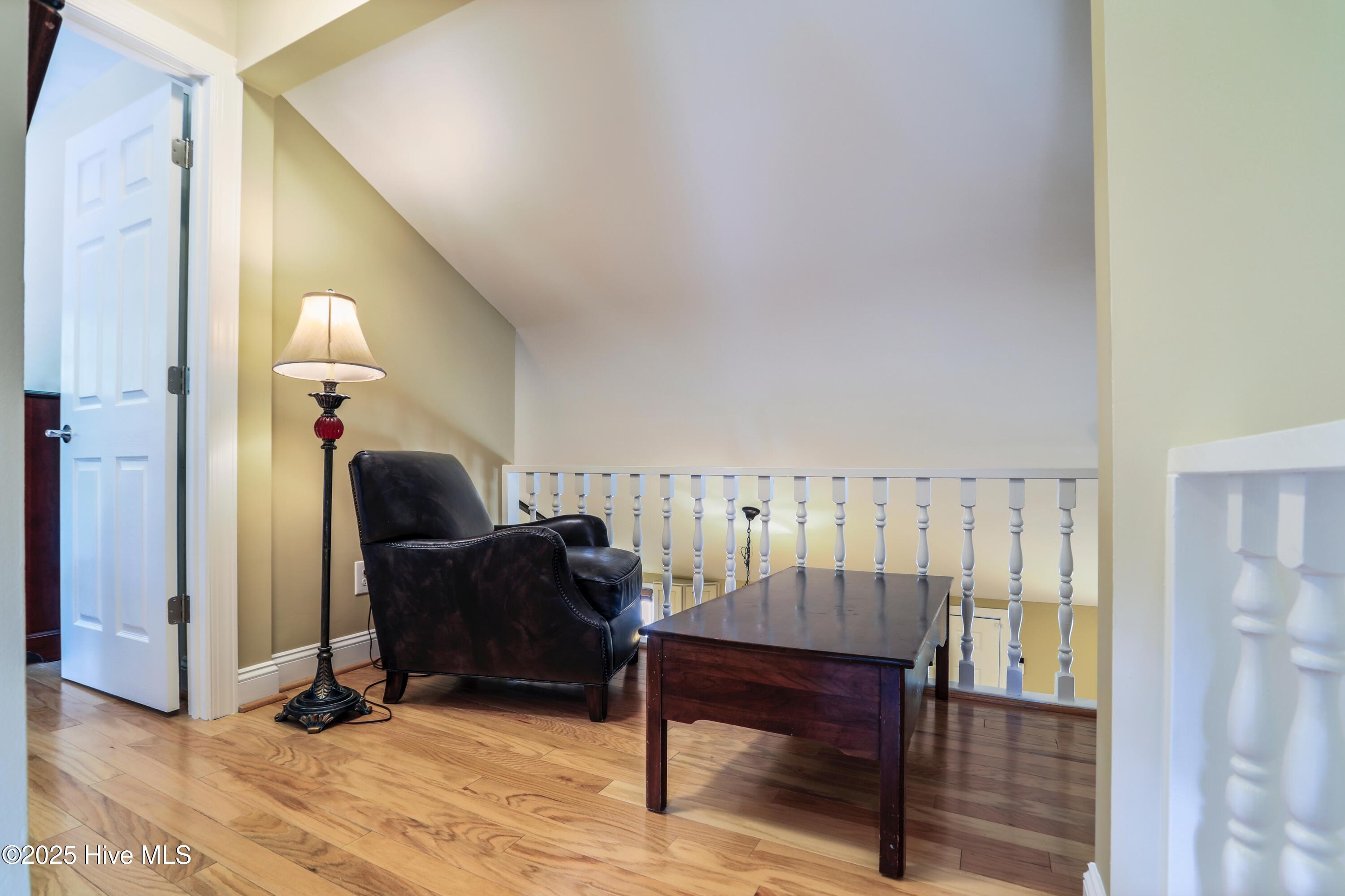 100513124 | Photo 26