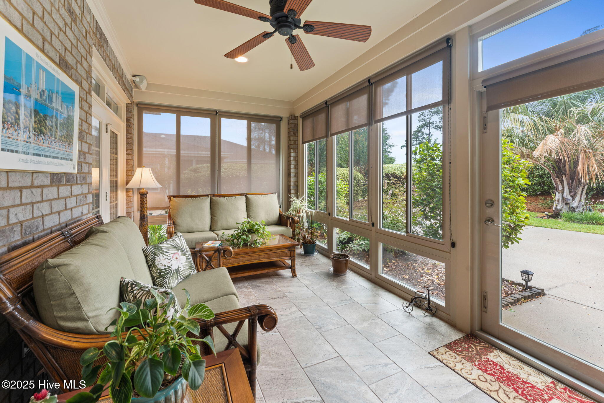 100515230 | Photo 28