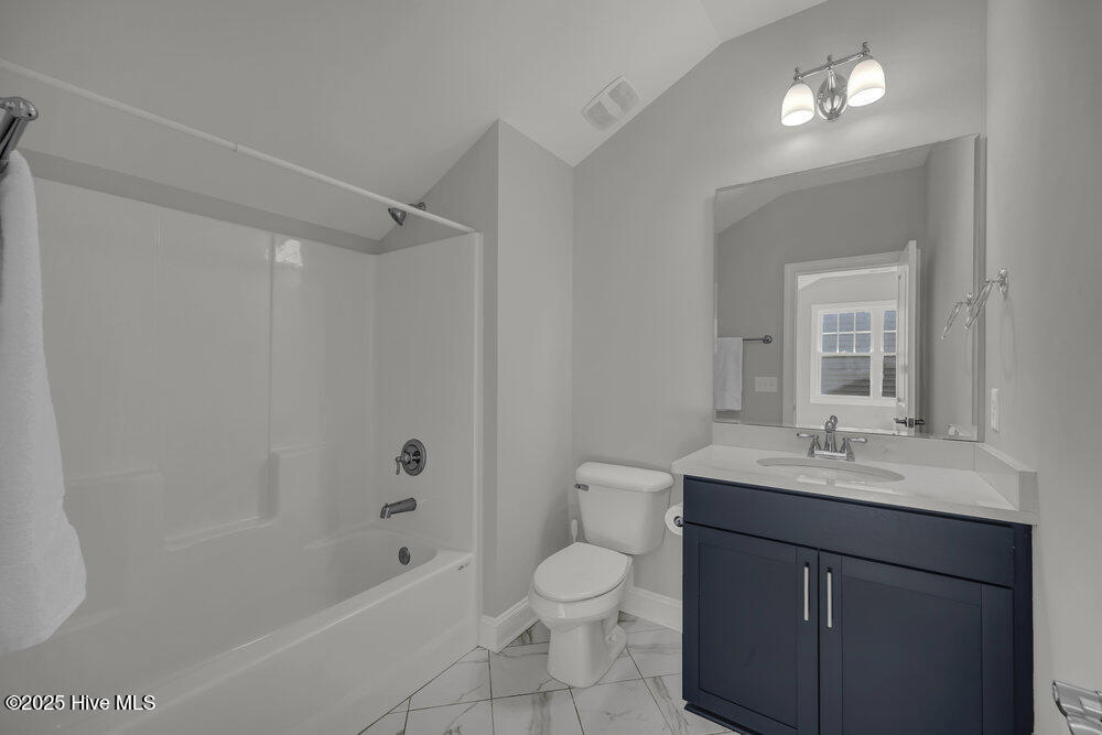 100542116 | Photo 27