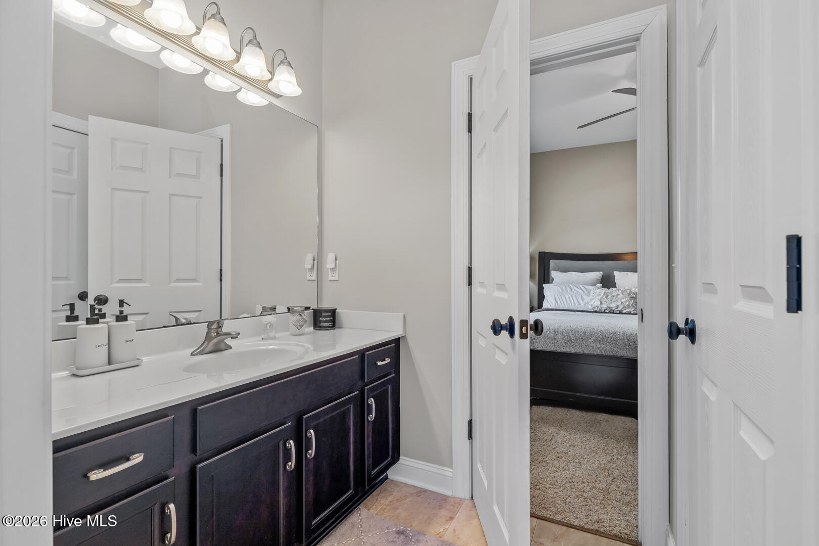 100557590 | Photo 59