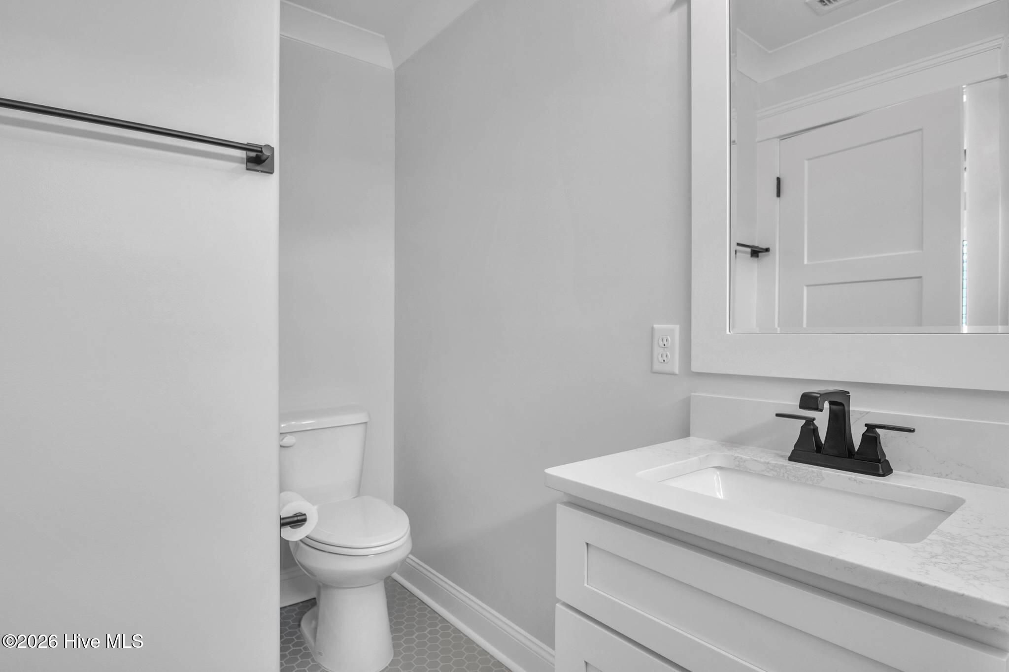 100558345 | Photo 42