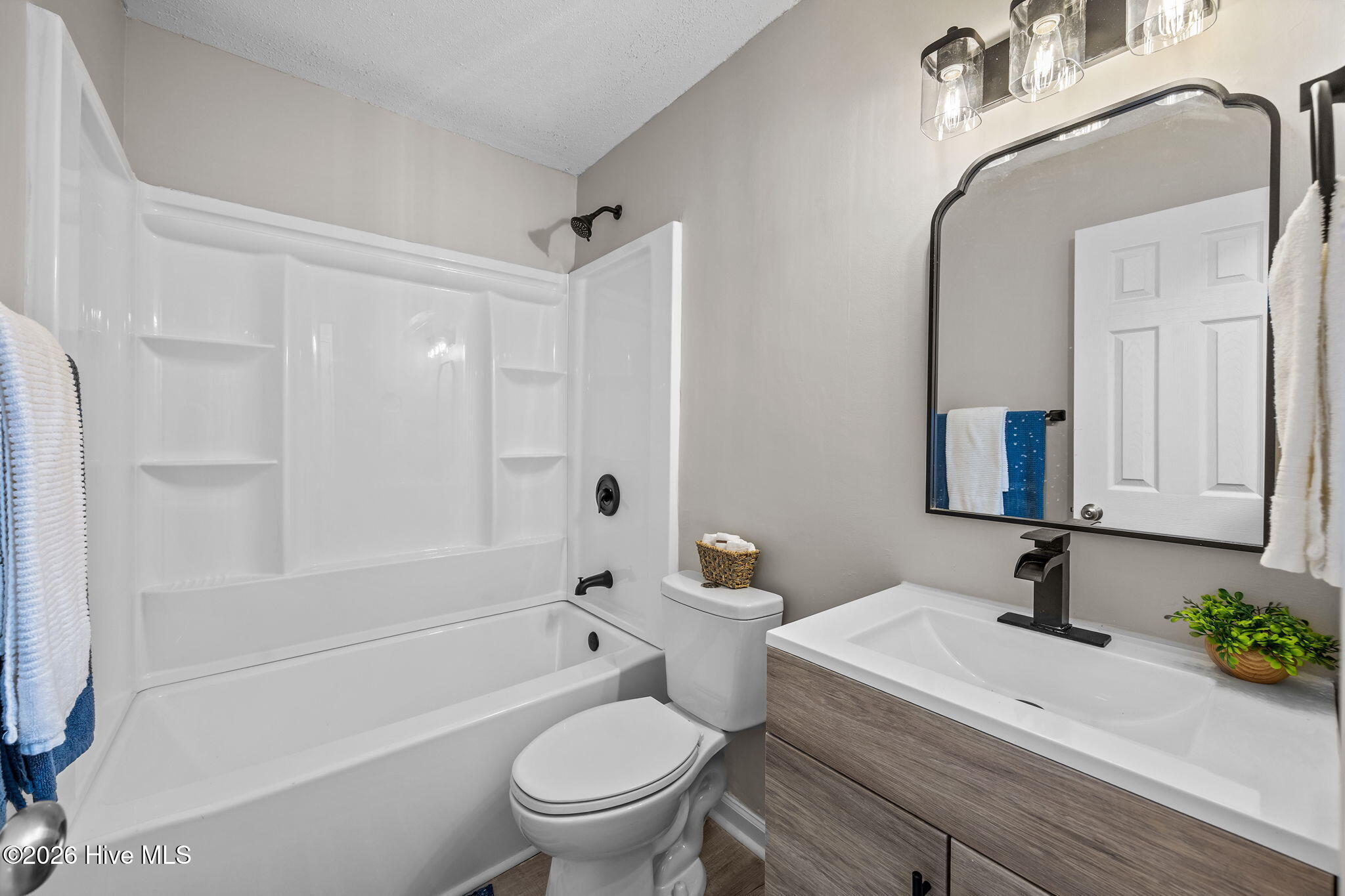 100552306 | Photo 24