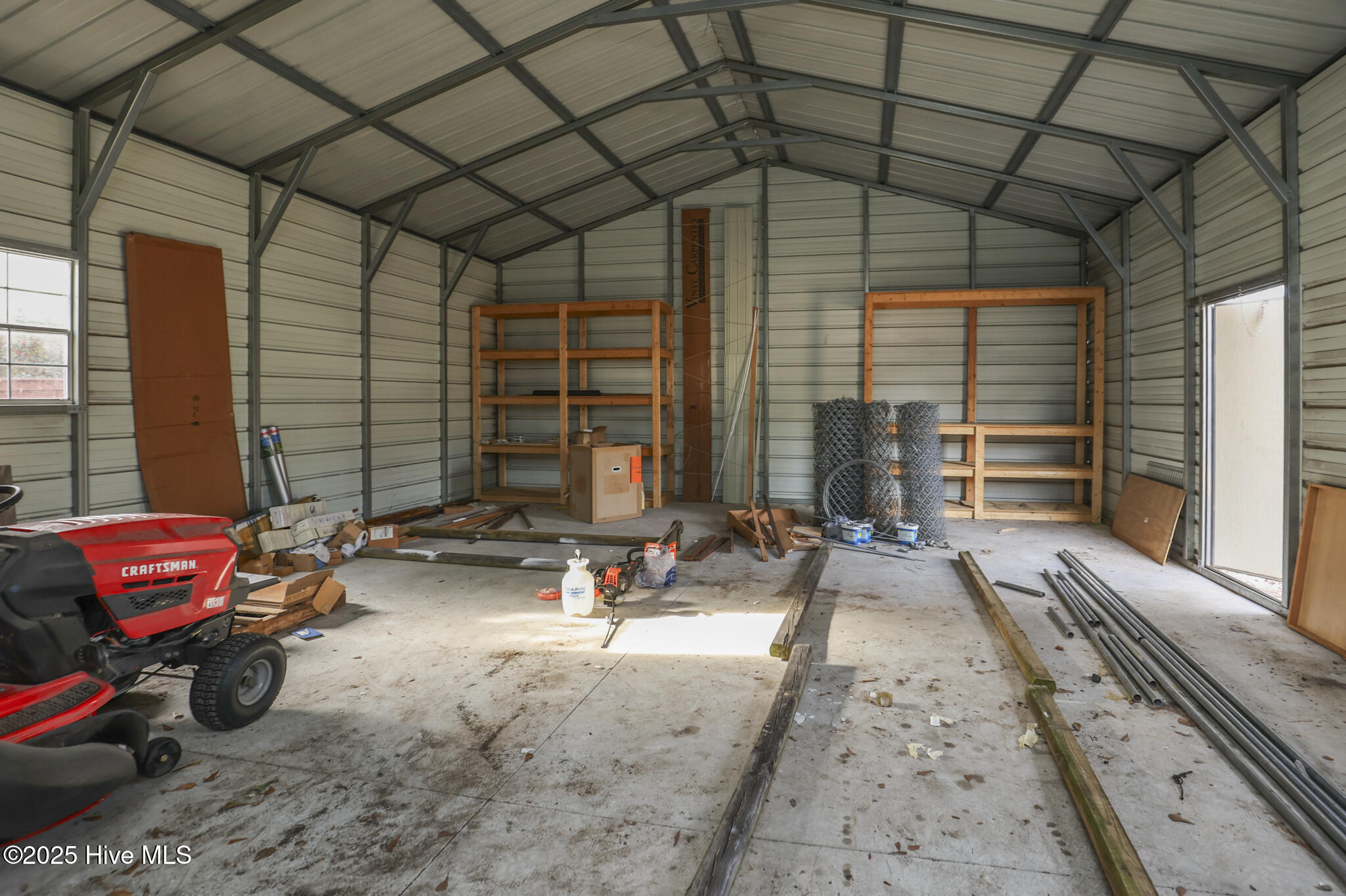 100553205 | Photo 44