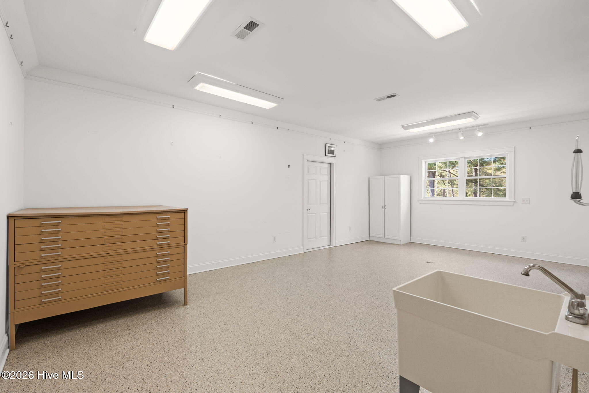 100564903 | Photo 49