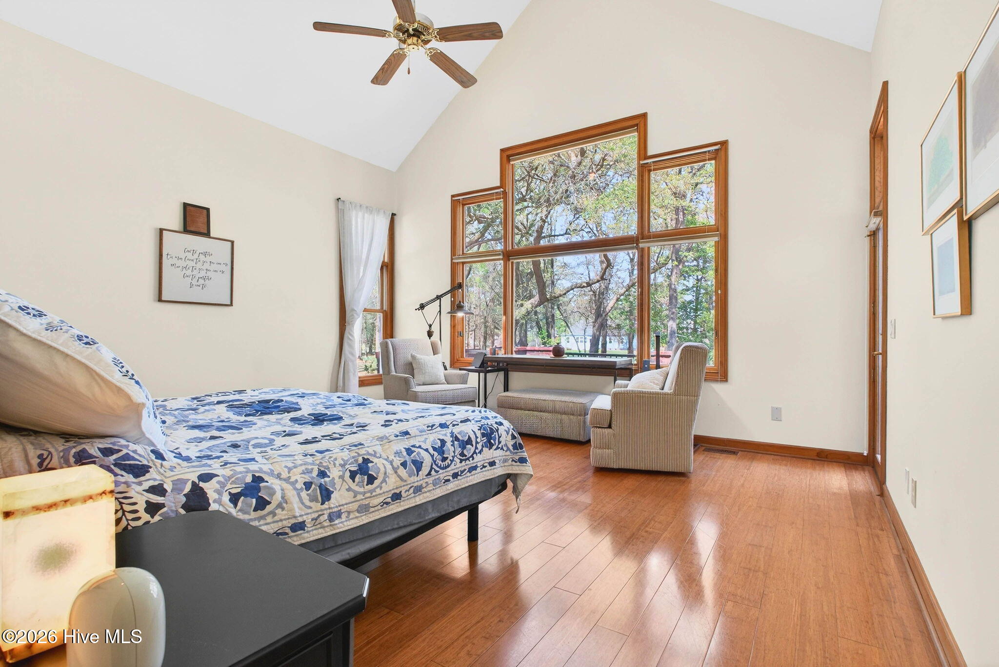 100564885 | Photo 34