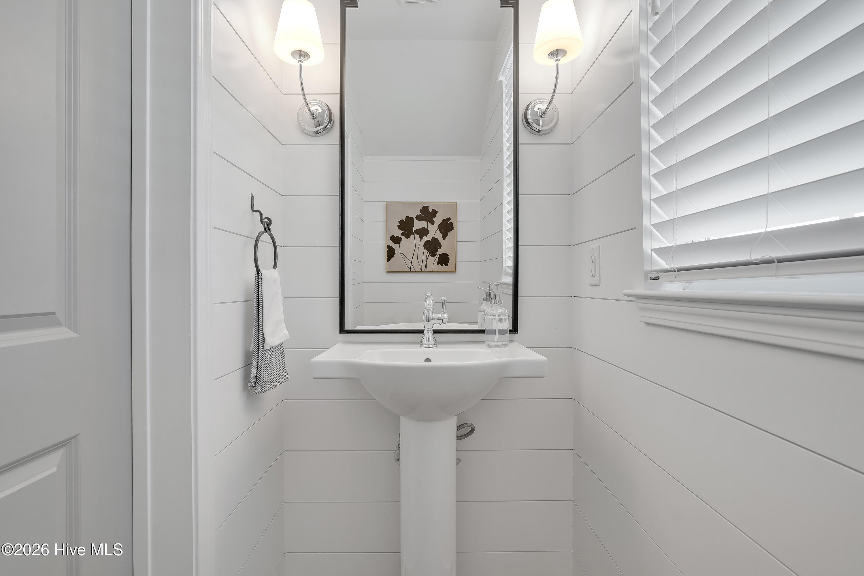 100557147 | Photo 15