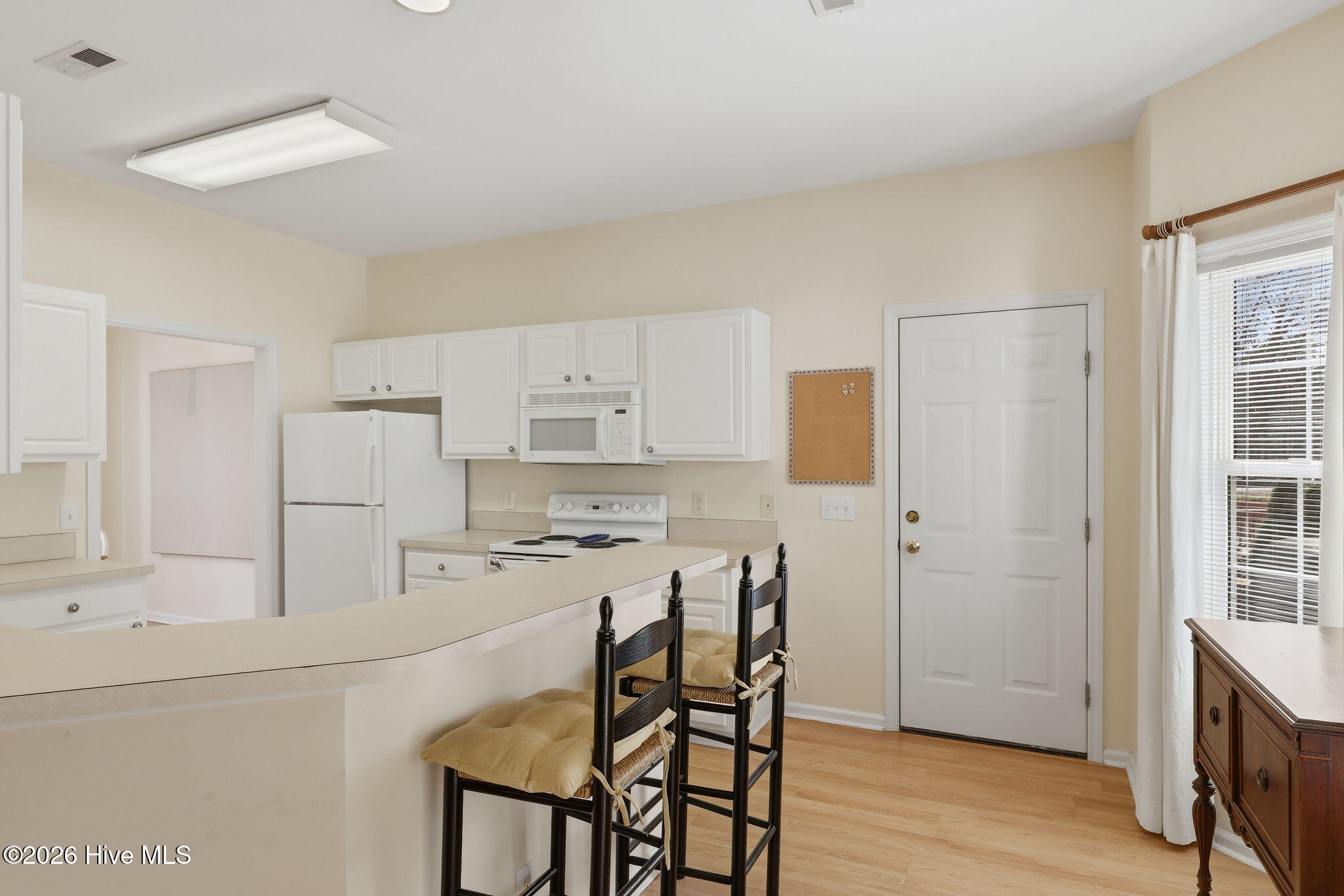 100560993 | Photo 18