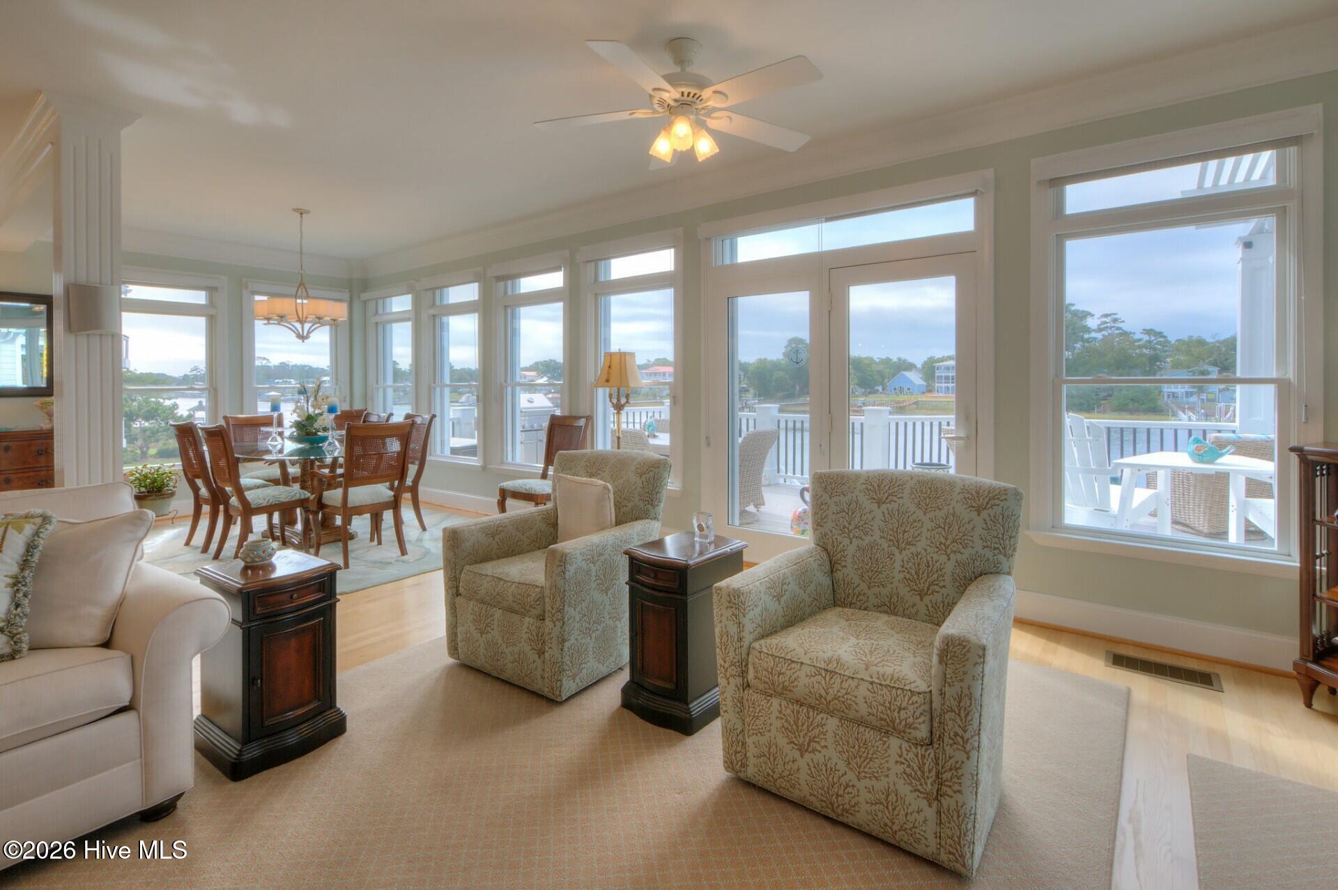 100553459 | Photo 18