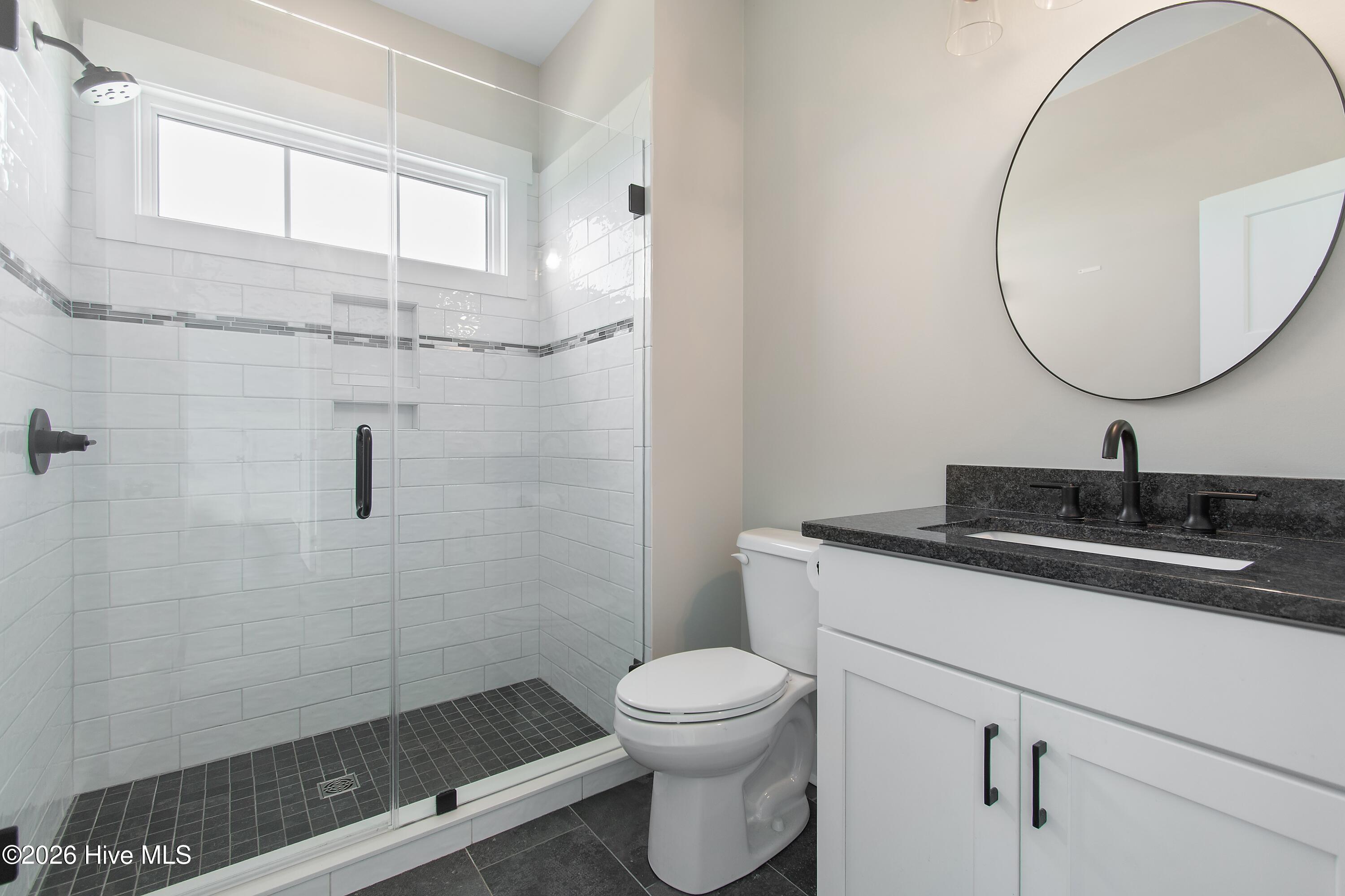 100567916 | Photo 31