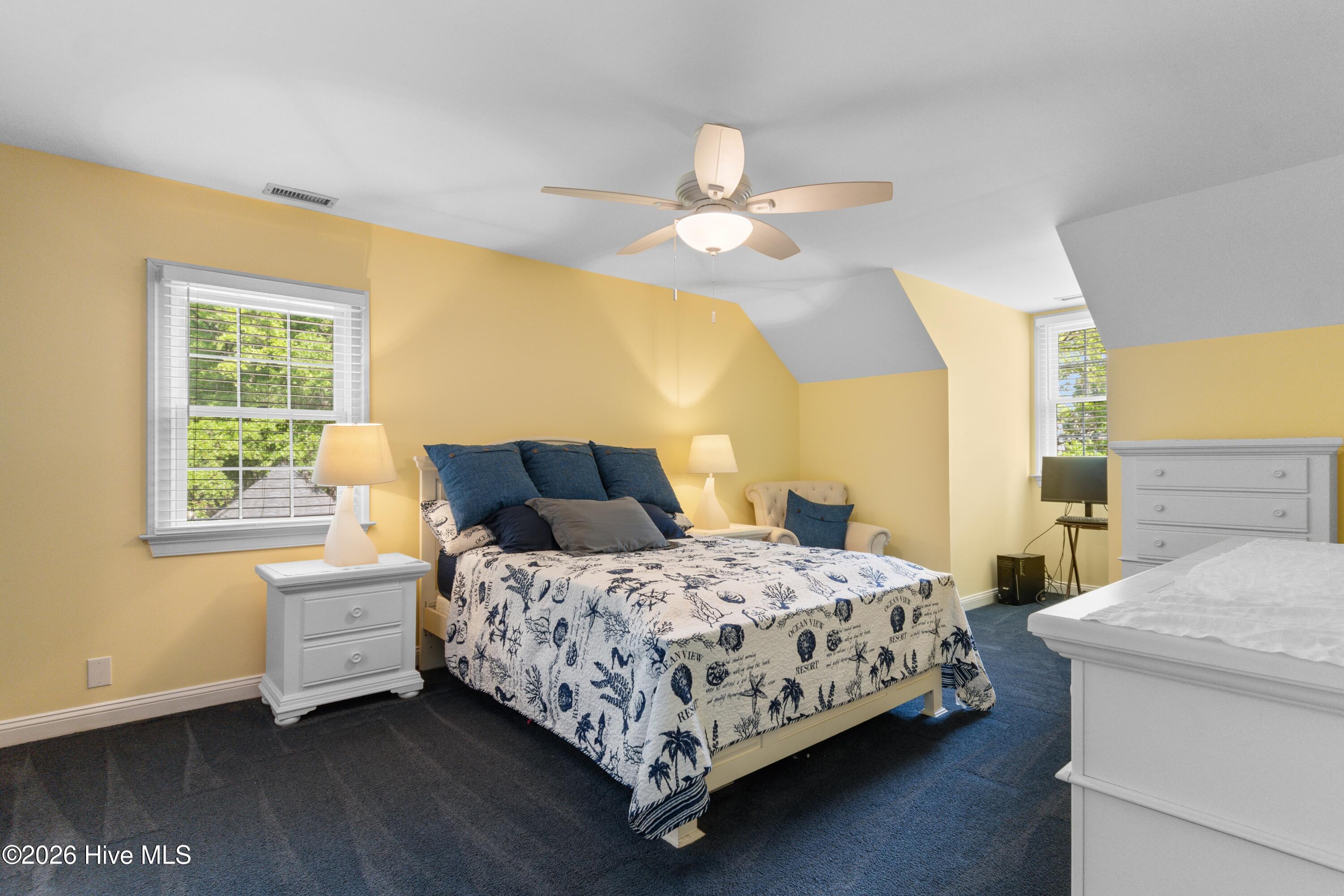 100569260 | Photo 30