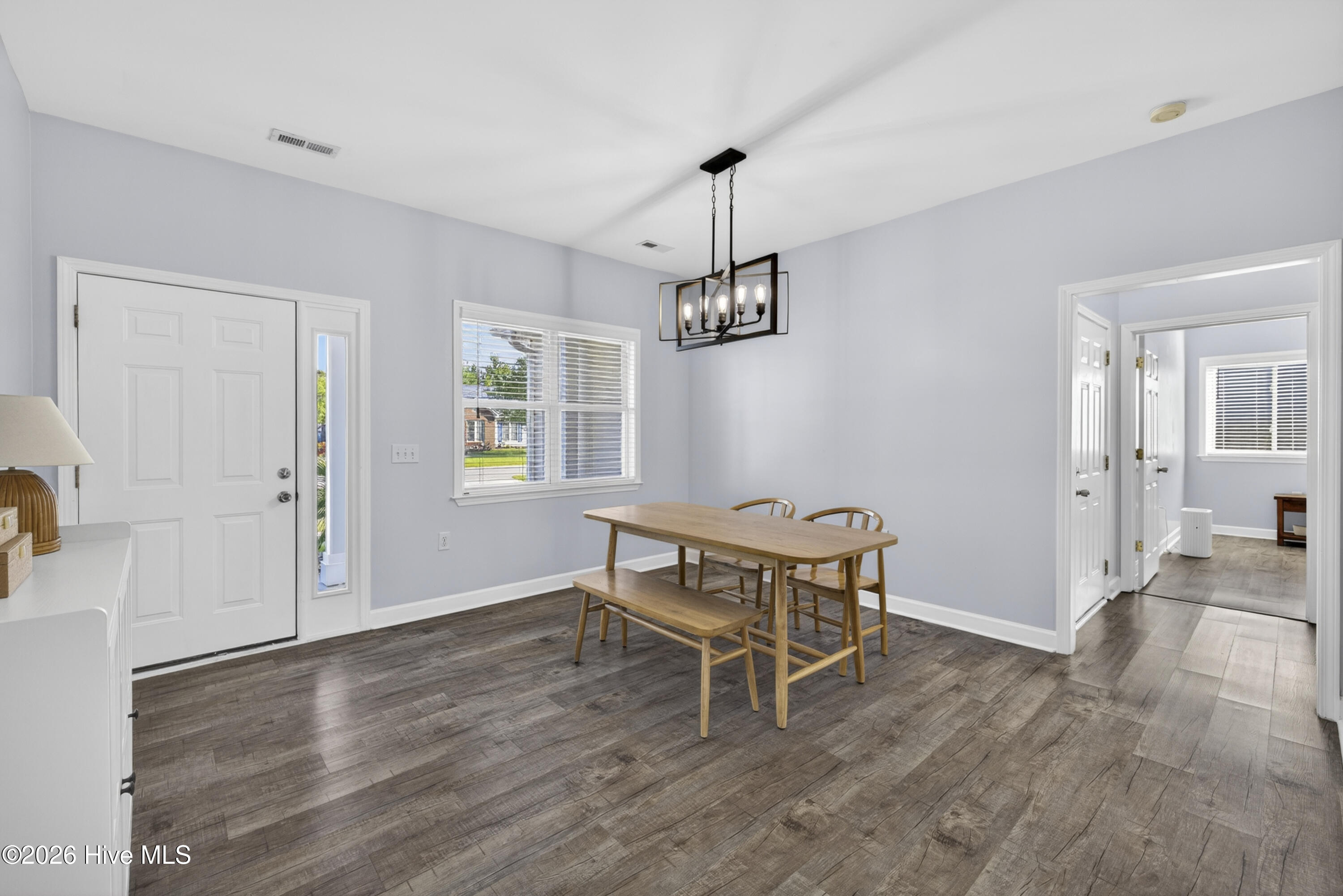 100568546 | Photo 11