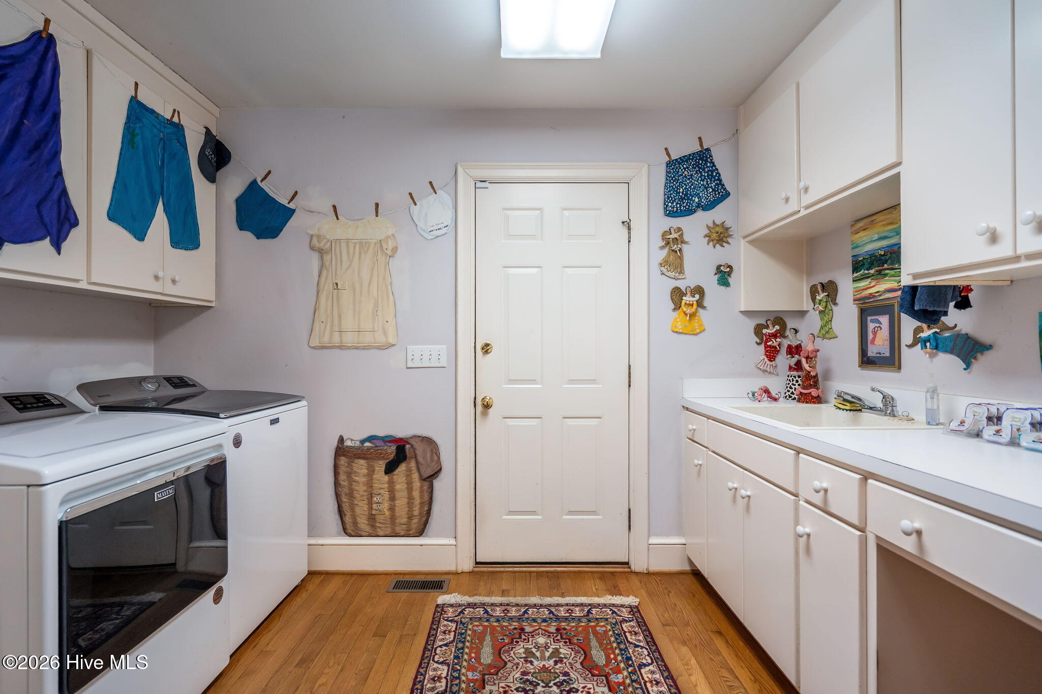 100570294 | Photo 33