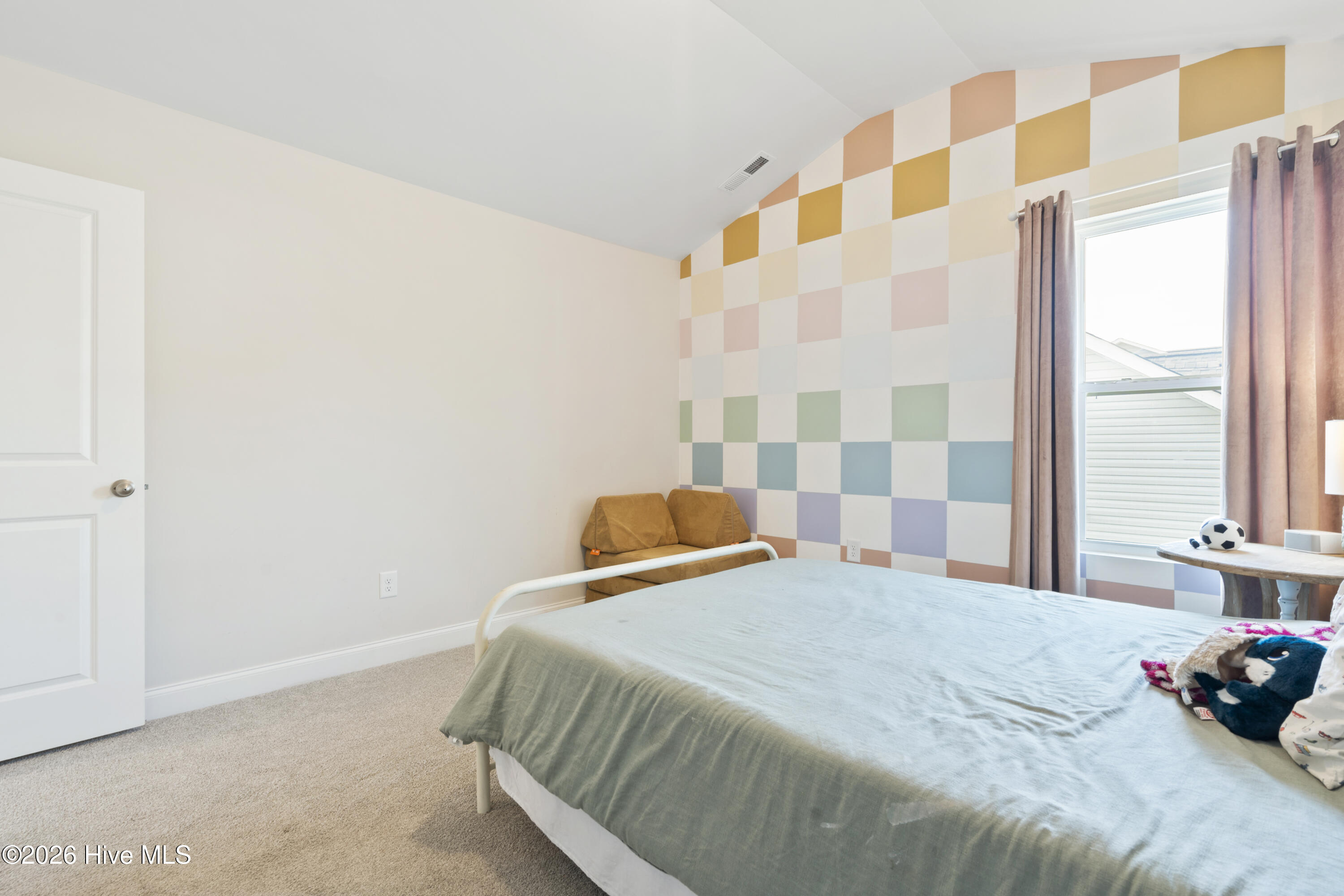 100564295 | Photo 52