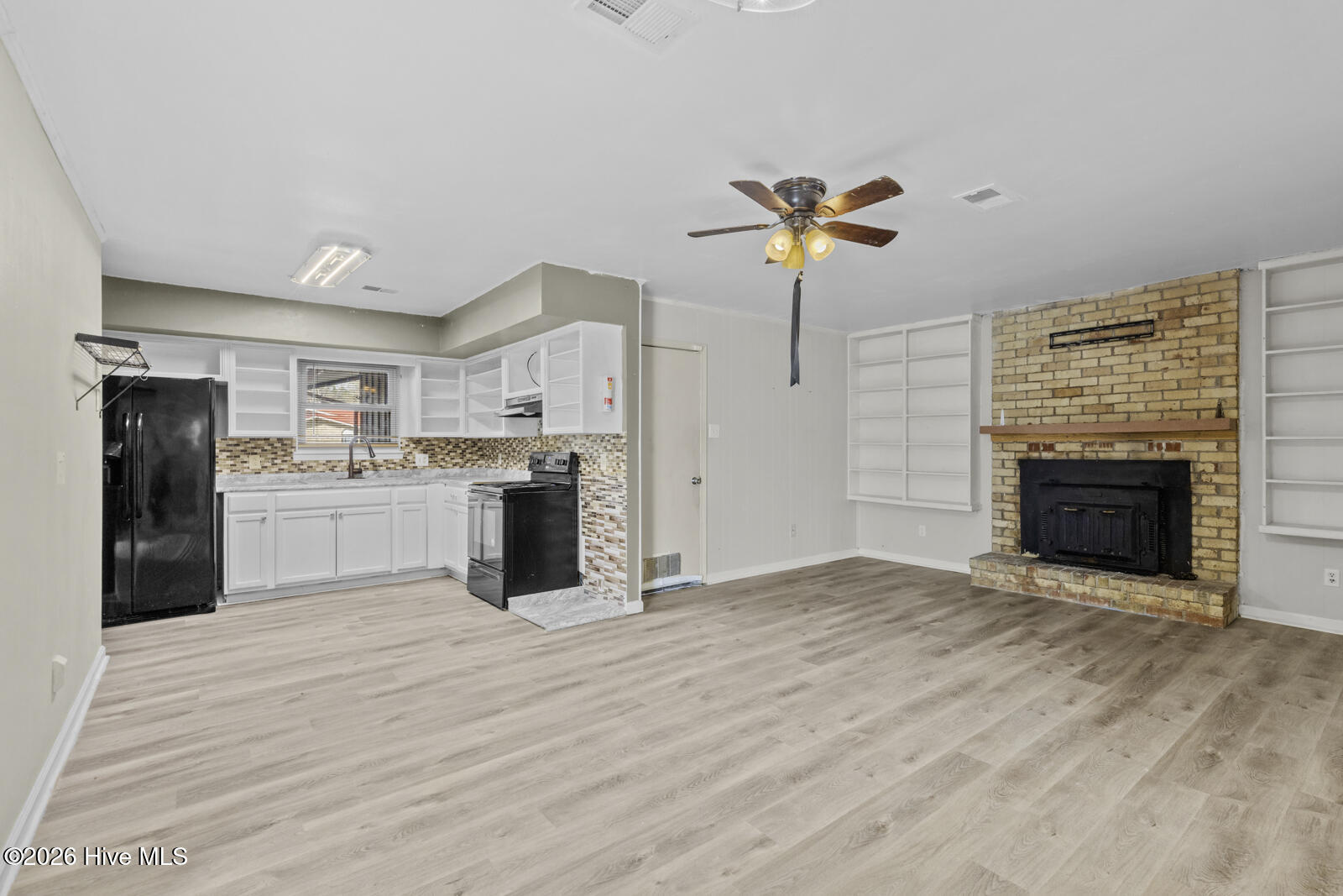 100560708 | Photo 12