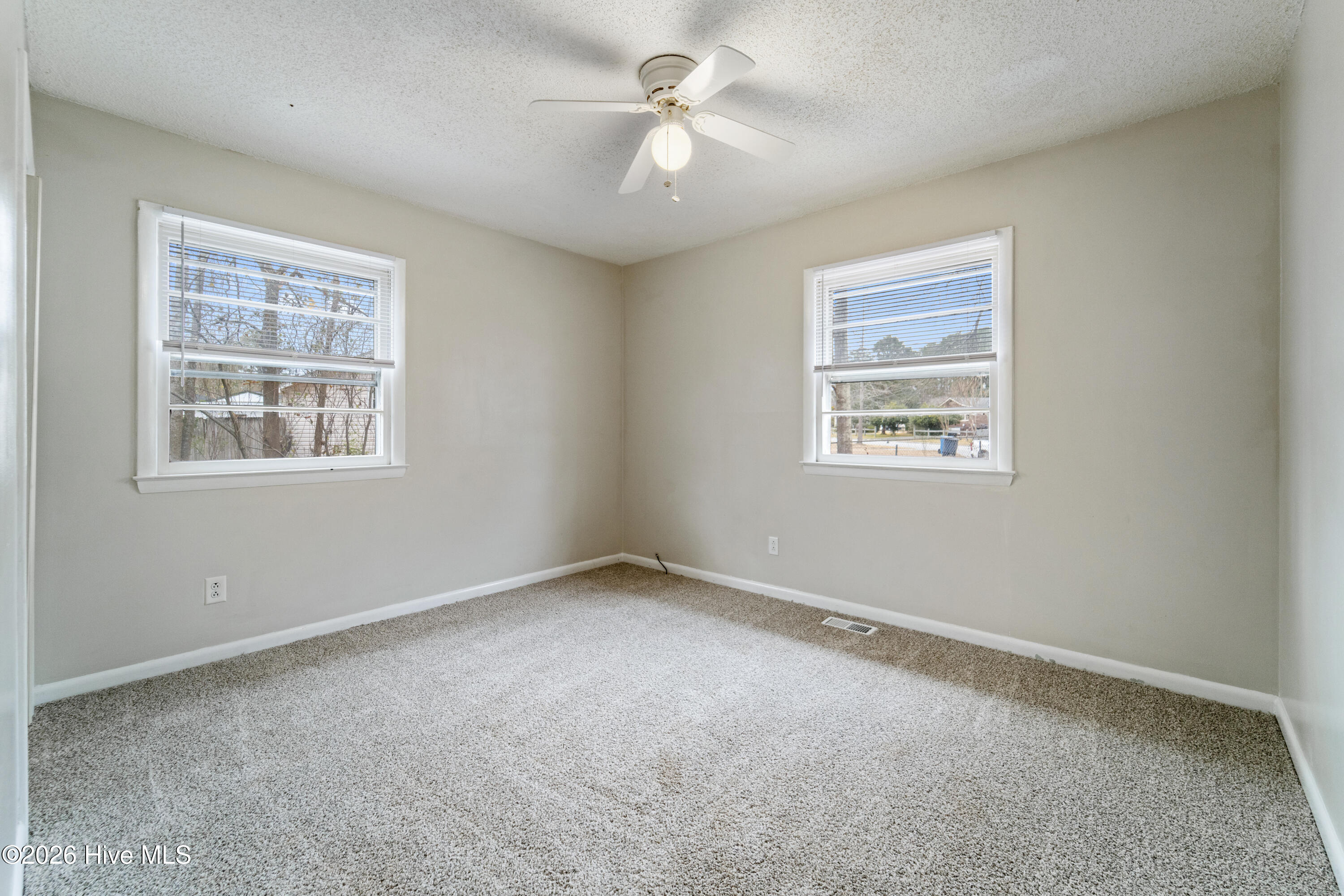 100551090 | Photo 40