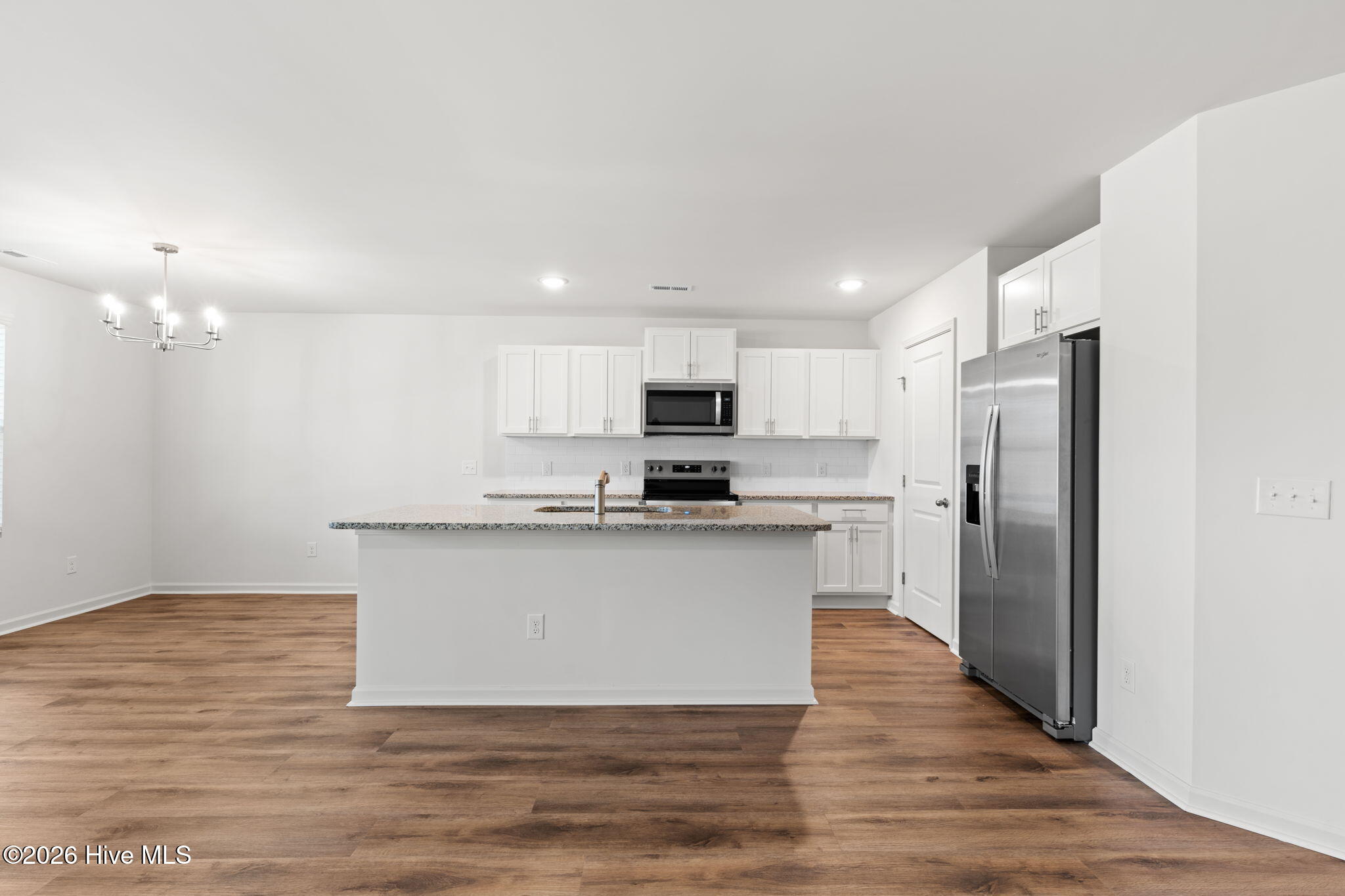 100549751 | Photo 22