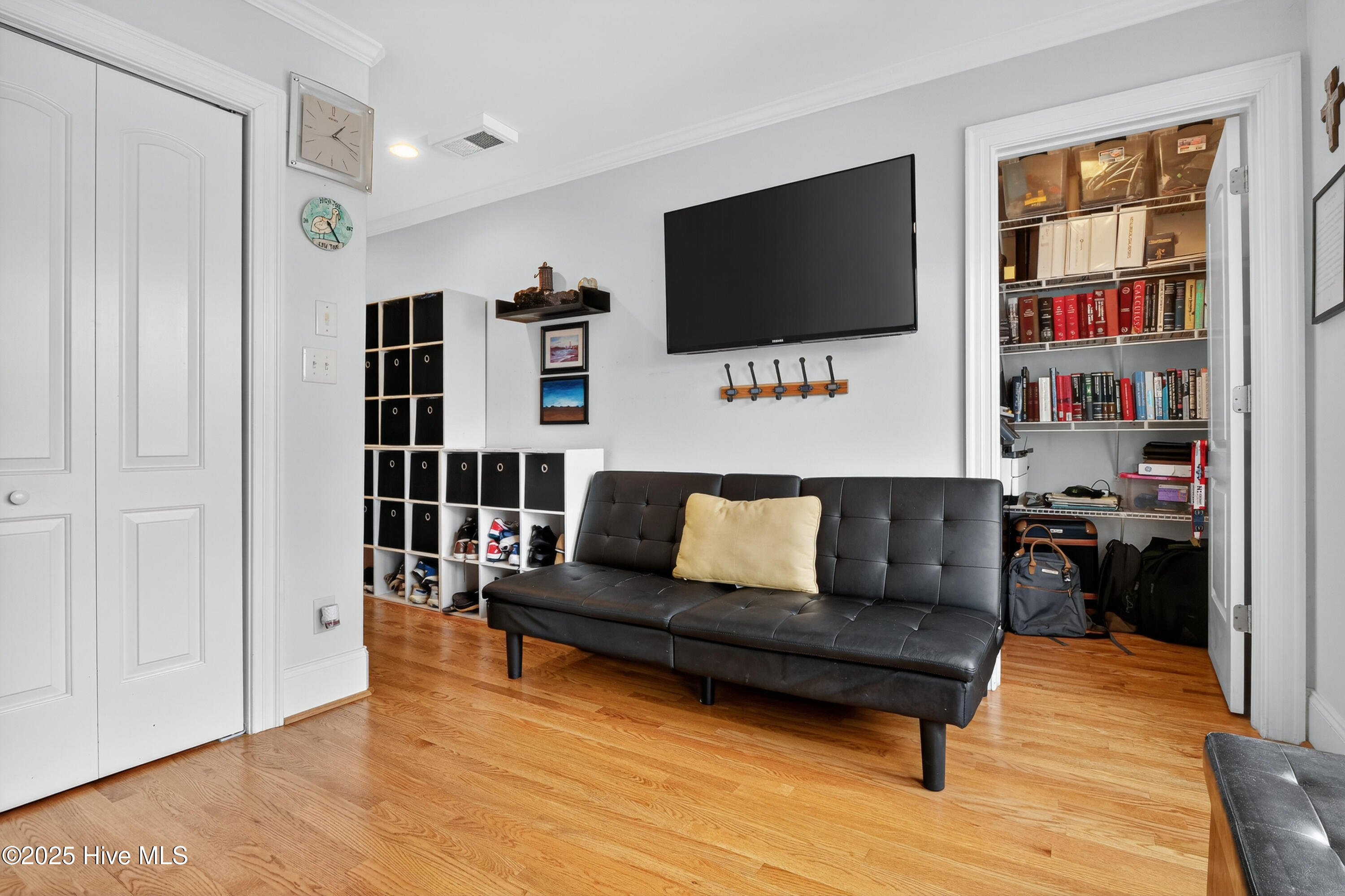 100524074 | Photo 17