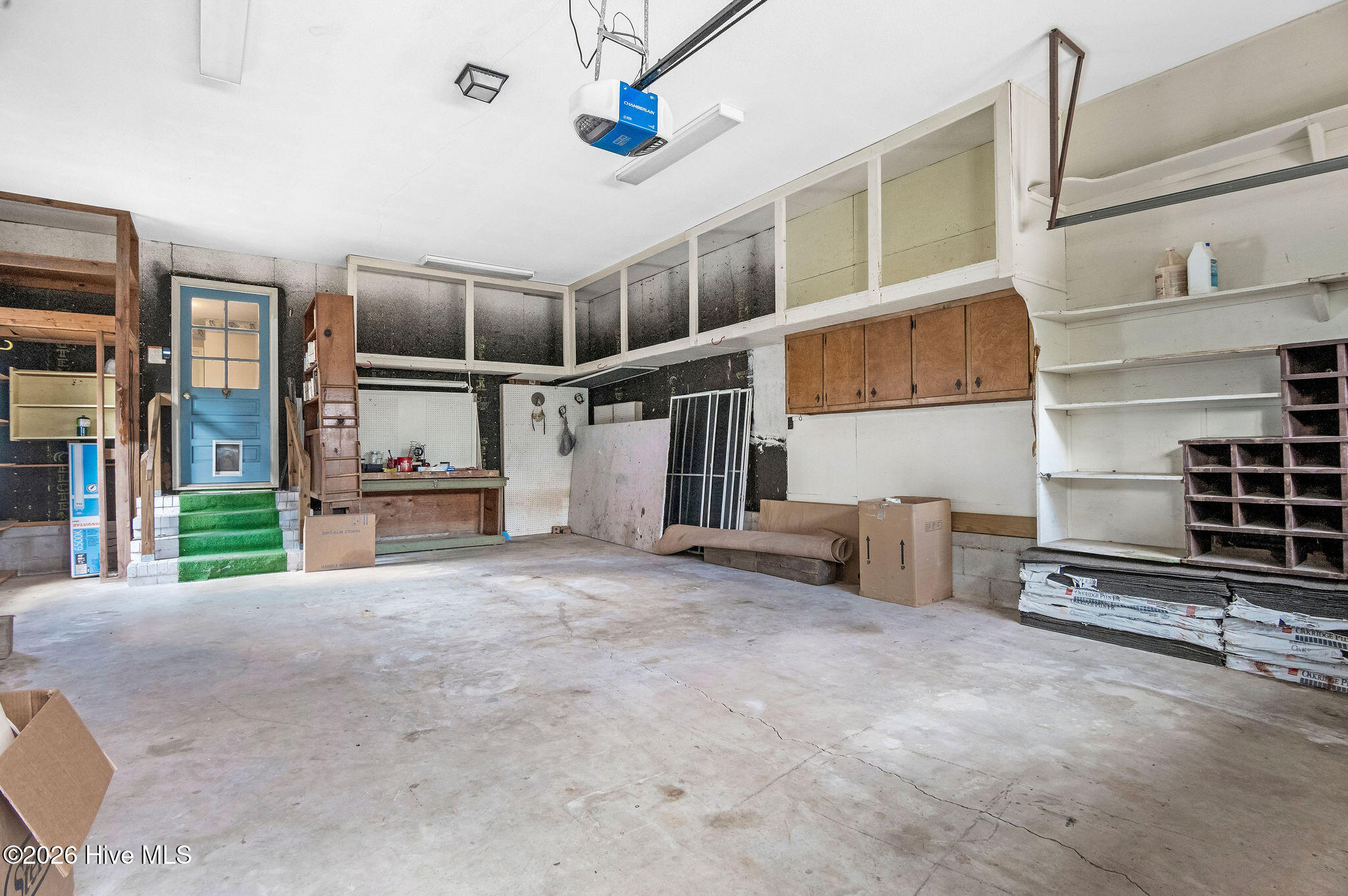 100556602 | Photo 75