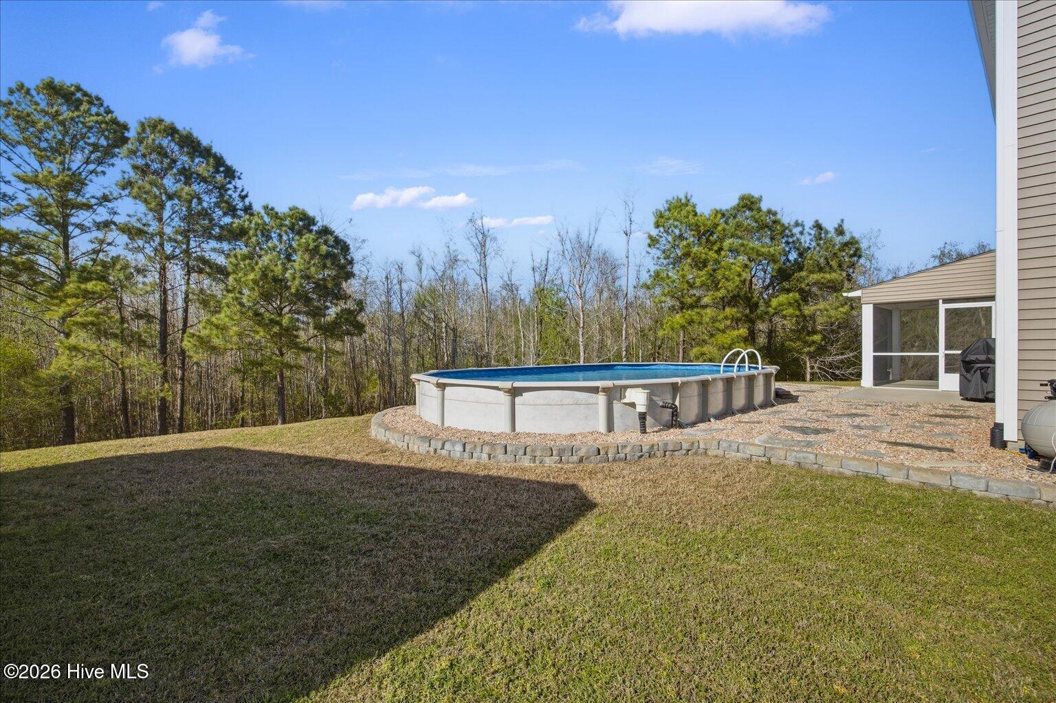 100563352 | Photo 35