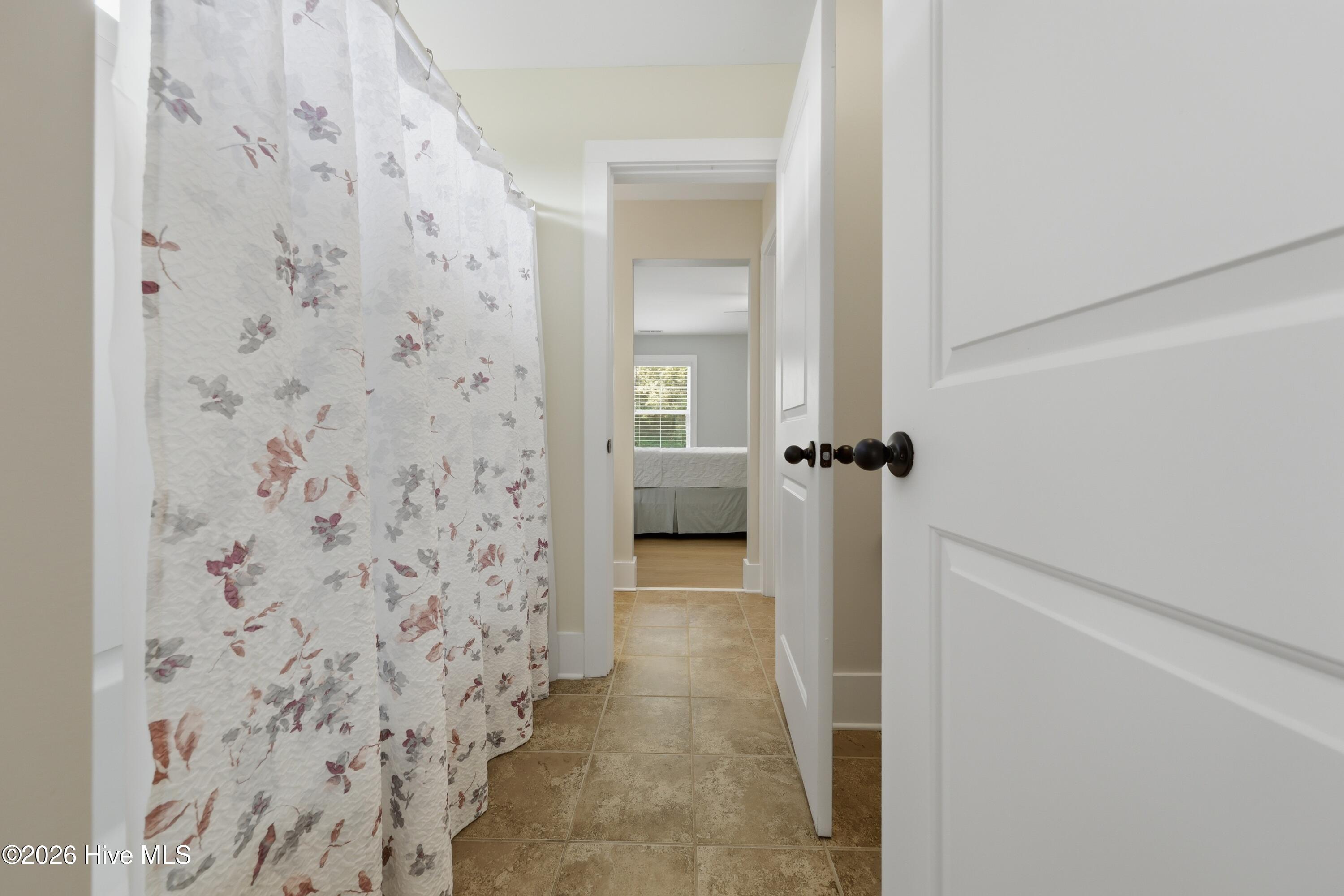 100569472 | Photo 44