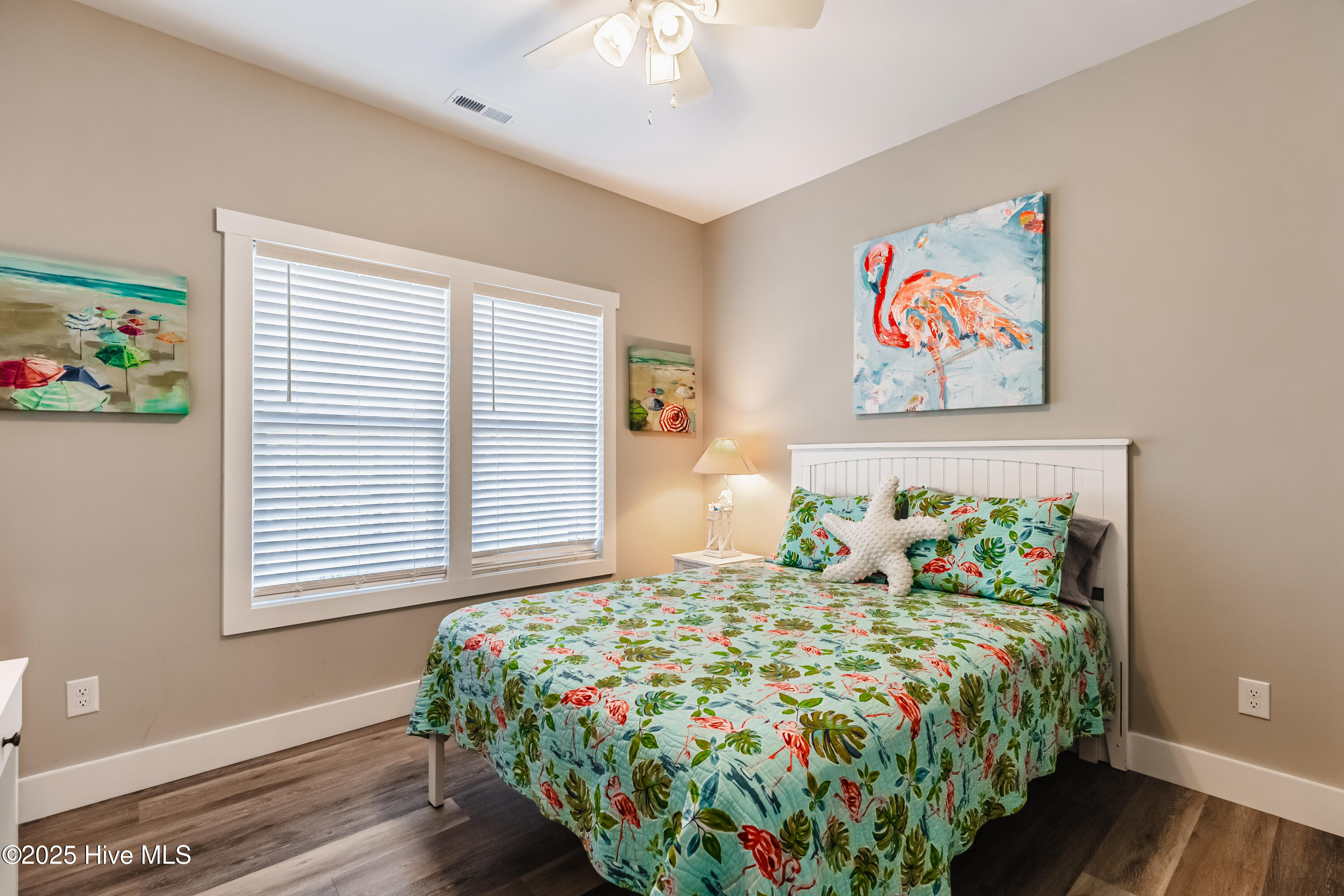 100542603 | Photo 19