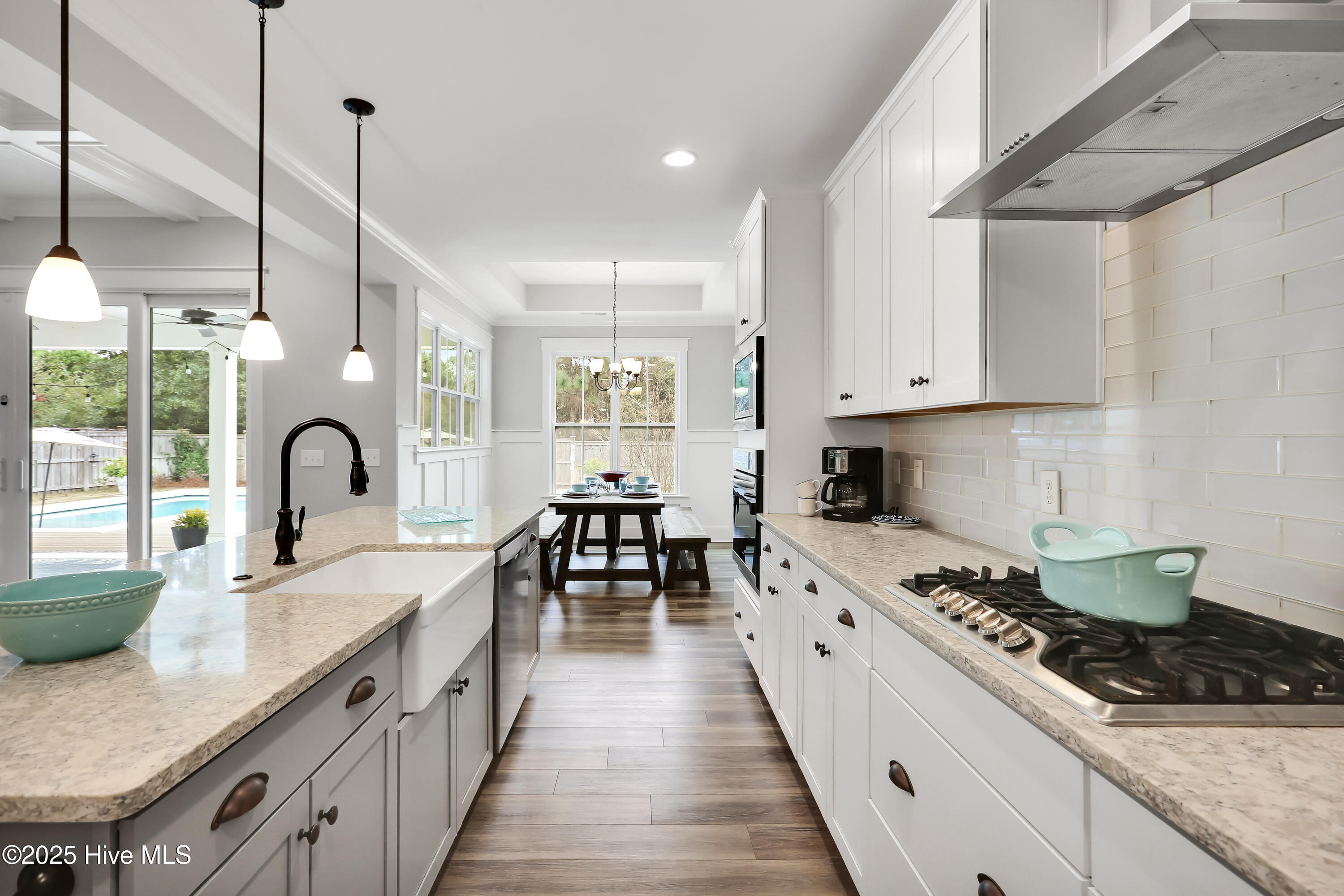 100544245 | Photo 14