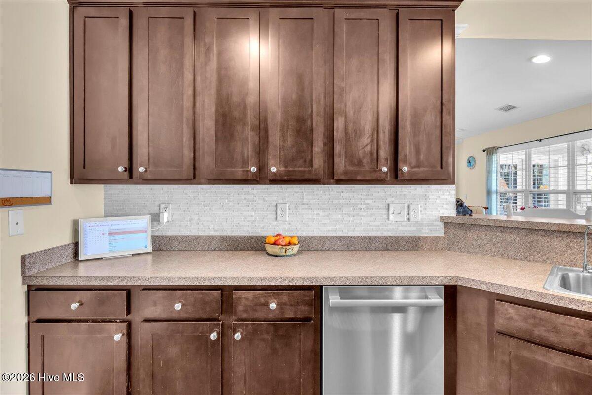 100567099 | Photo 36