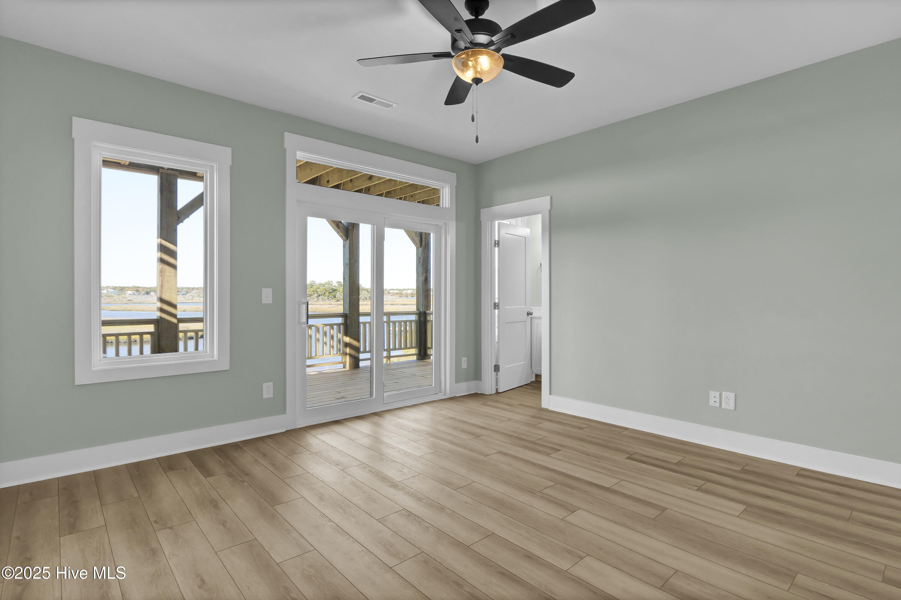 100542555 | Photo 36