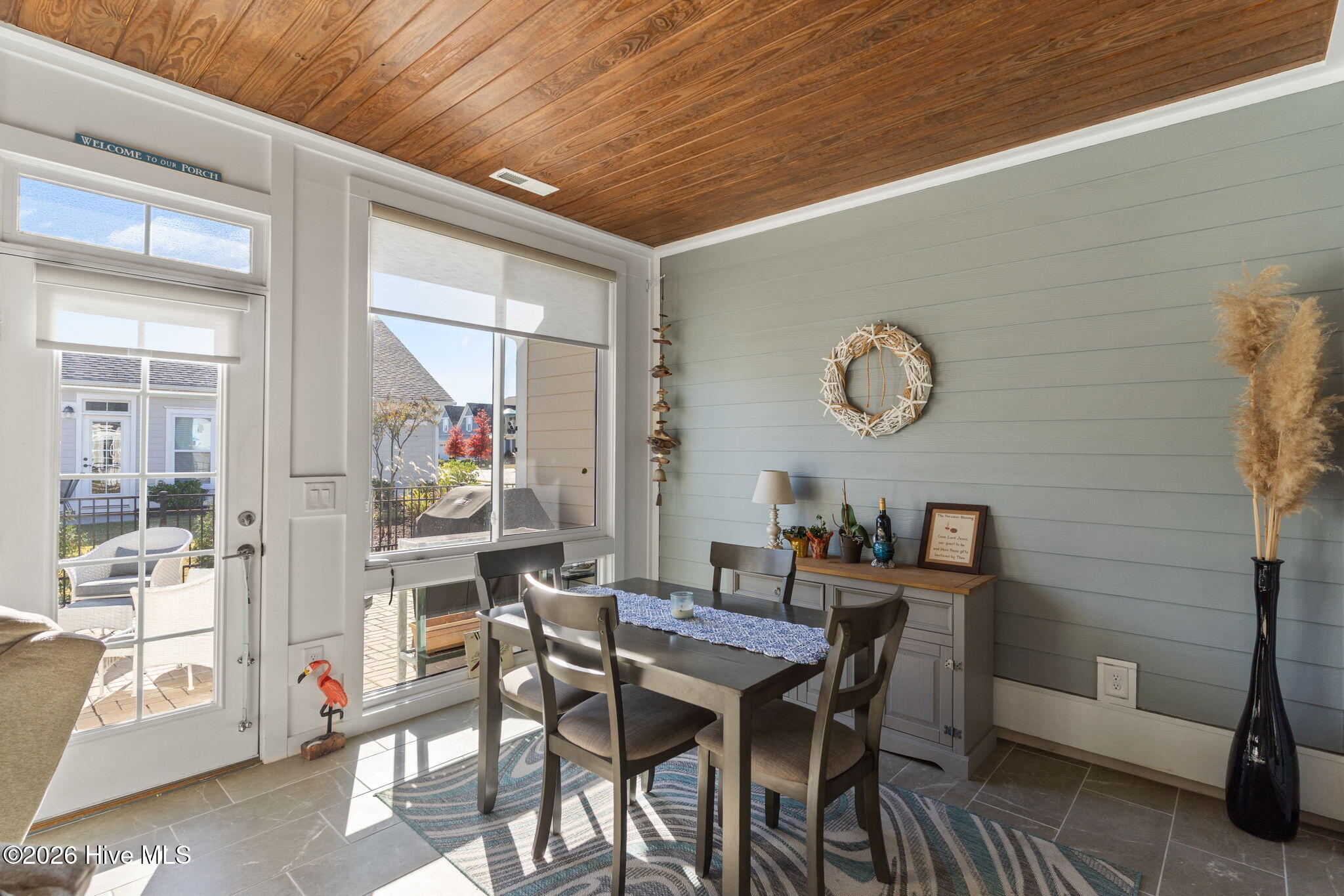 100552868 | Photo 32