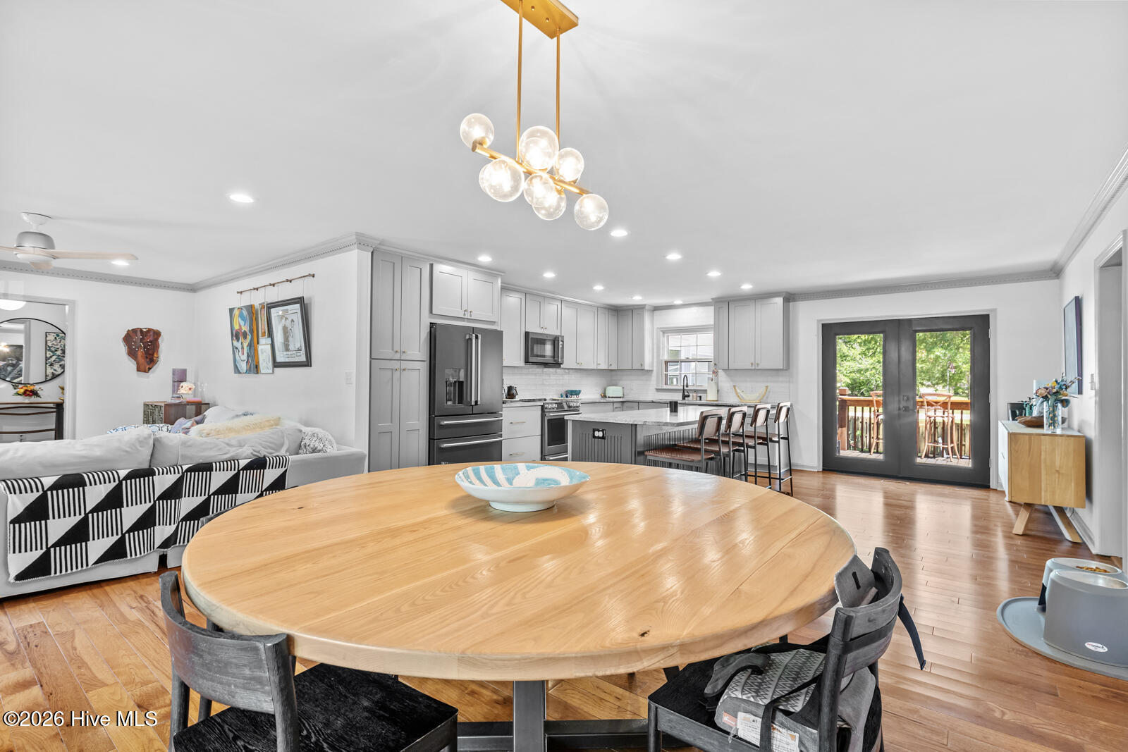 100569871 | Photo 22