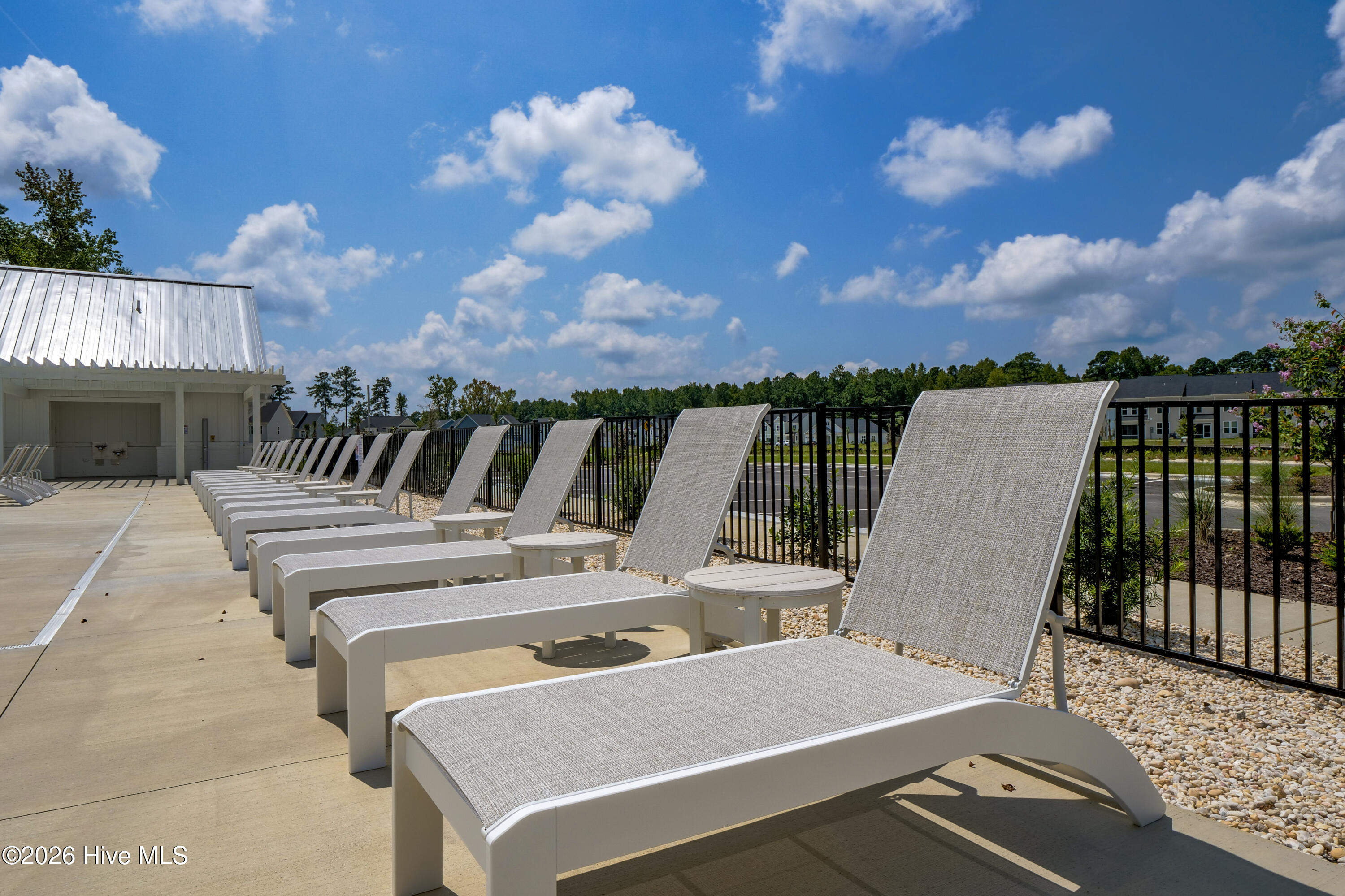 100551940 | Photo 22